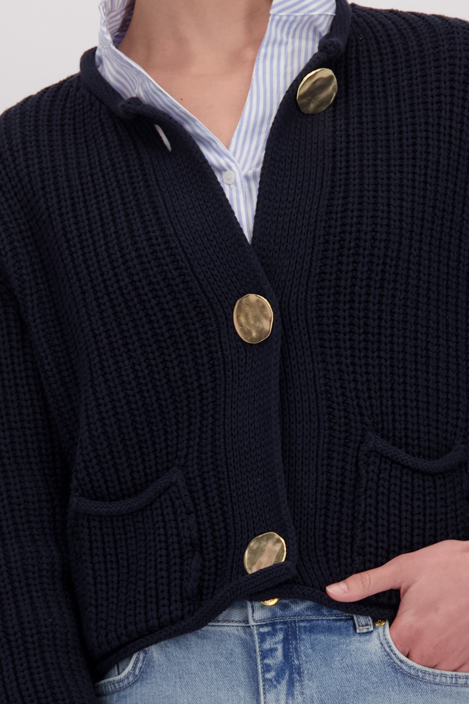 Détail de Navy gebreide cardigan met detailknopen de More & More pour Femmes