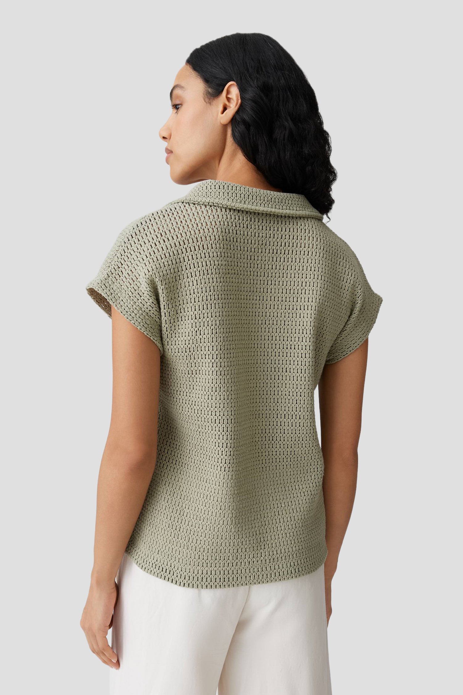 Achterkant van Olijfgroene polo met crochet look door Opus voor Dames