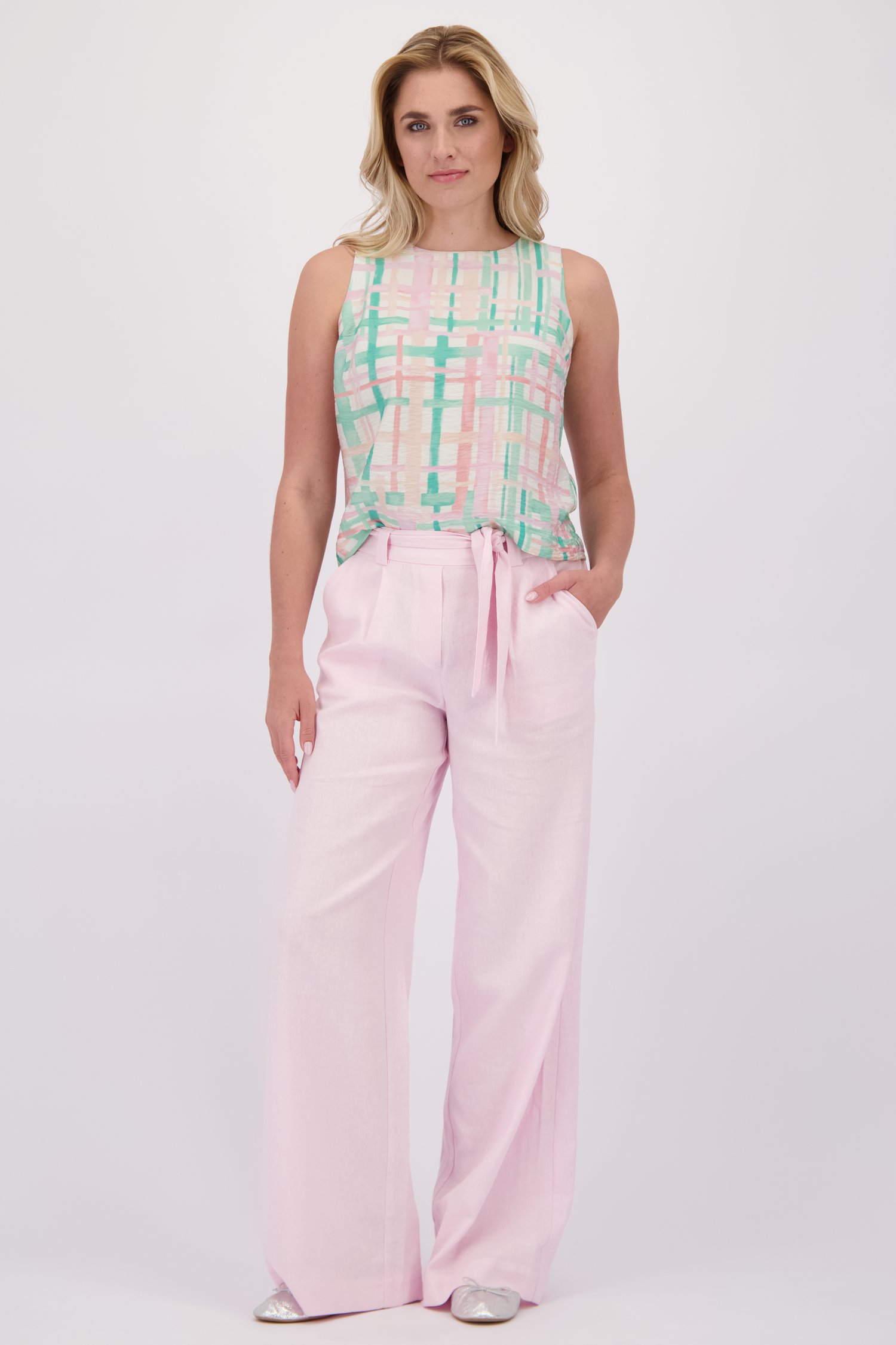 Le devant de Pantalon ample rose pastel en lin de Libelle pour Femmes