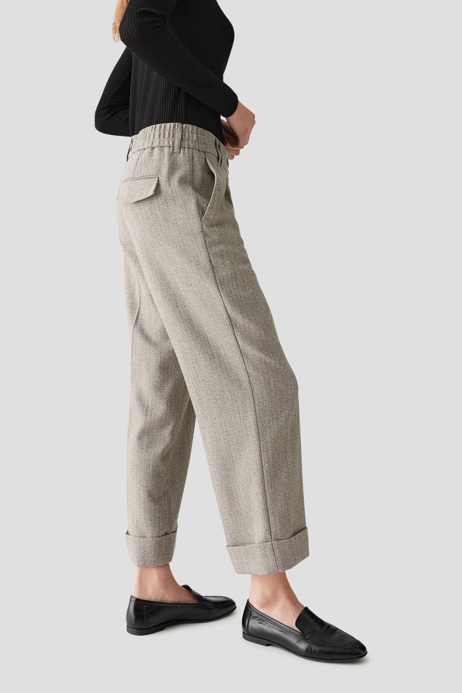 Détail de Pantalon beige à plis de Opus pour Femmes