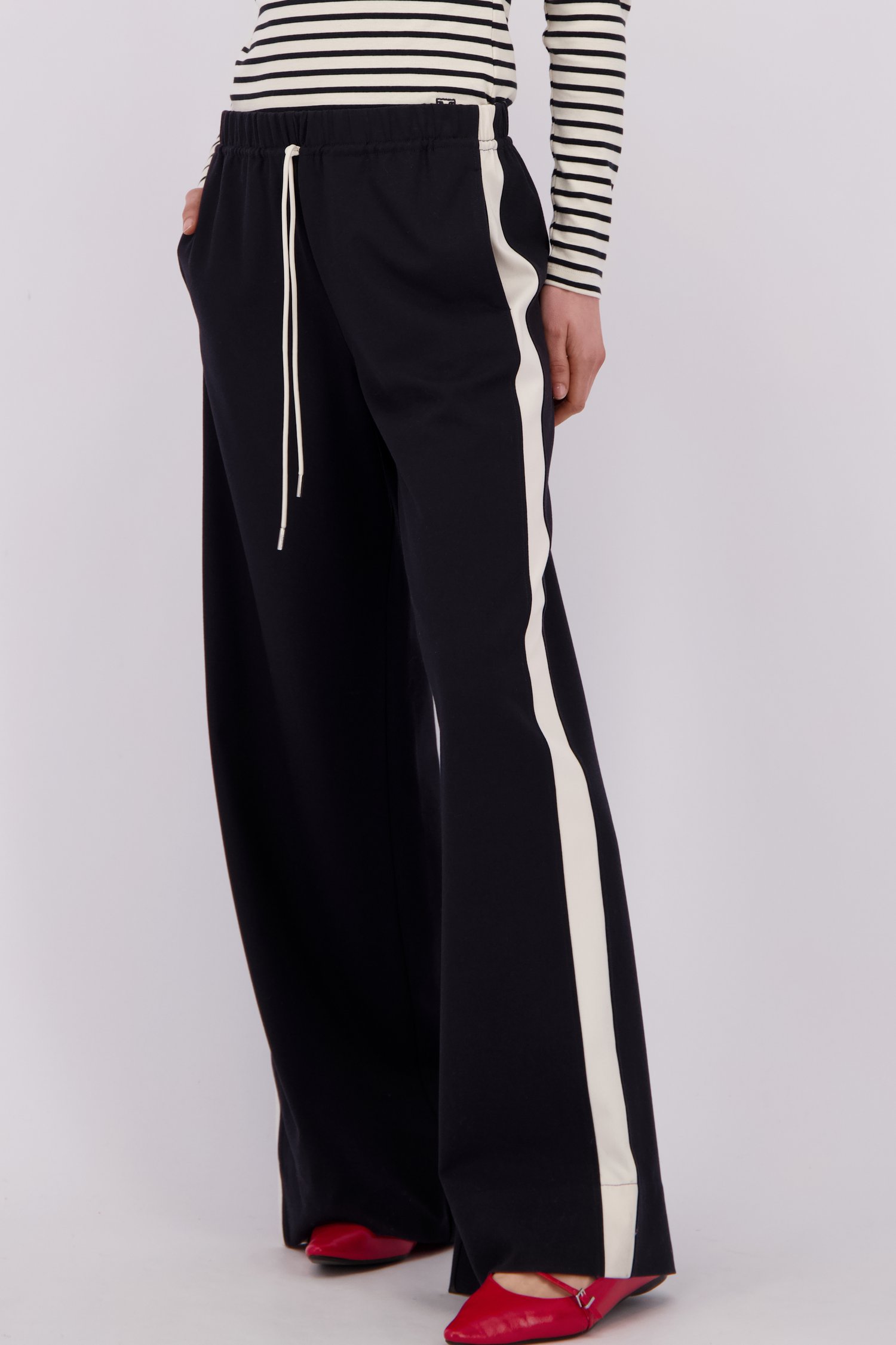 Détail de Pantalon bleu foncé avec bande latérale de Marc O'Polo pour Femmes