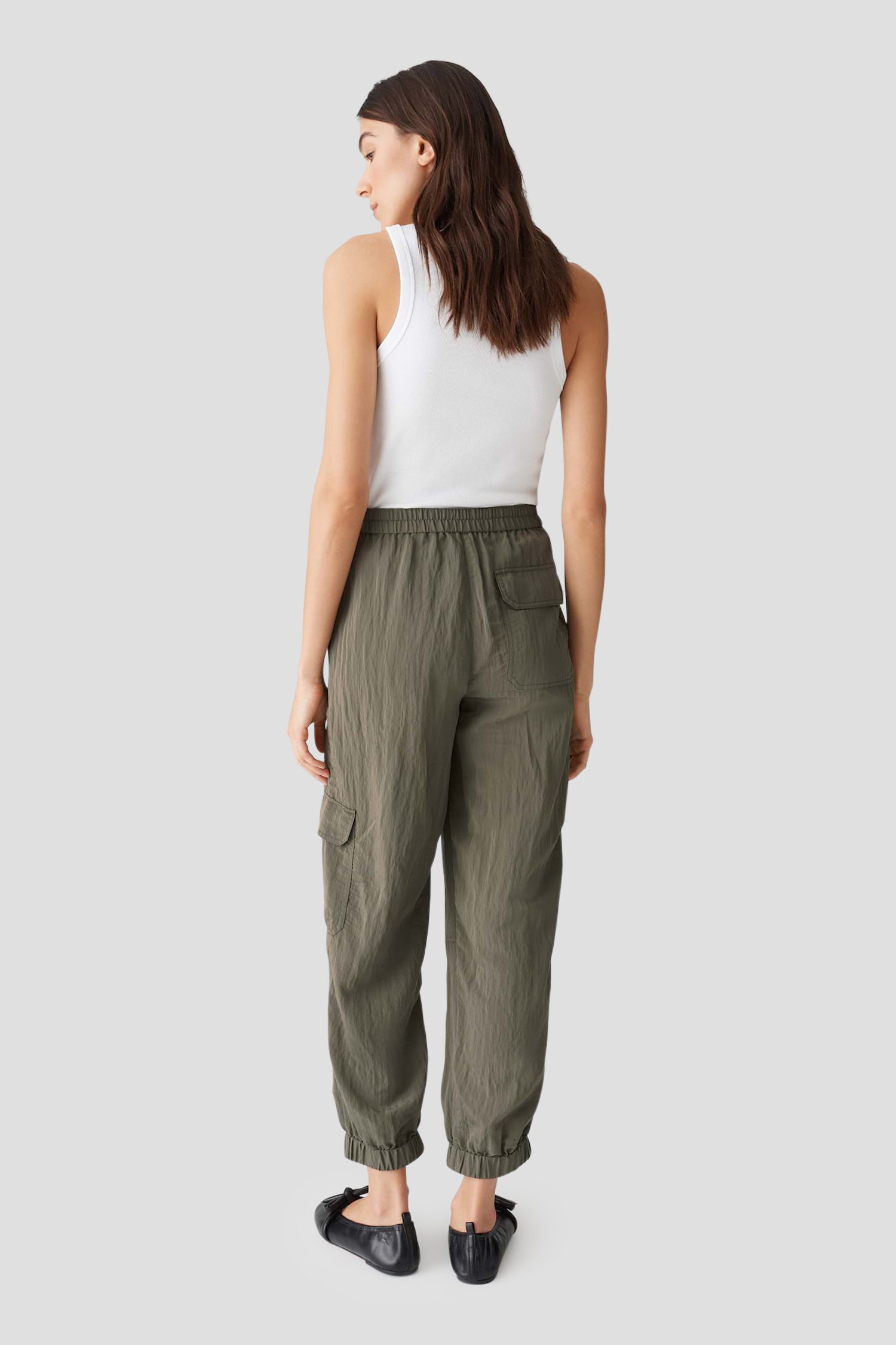 Pantalon cargo kaki avec structure froissée de Opus pour Femmes