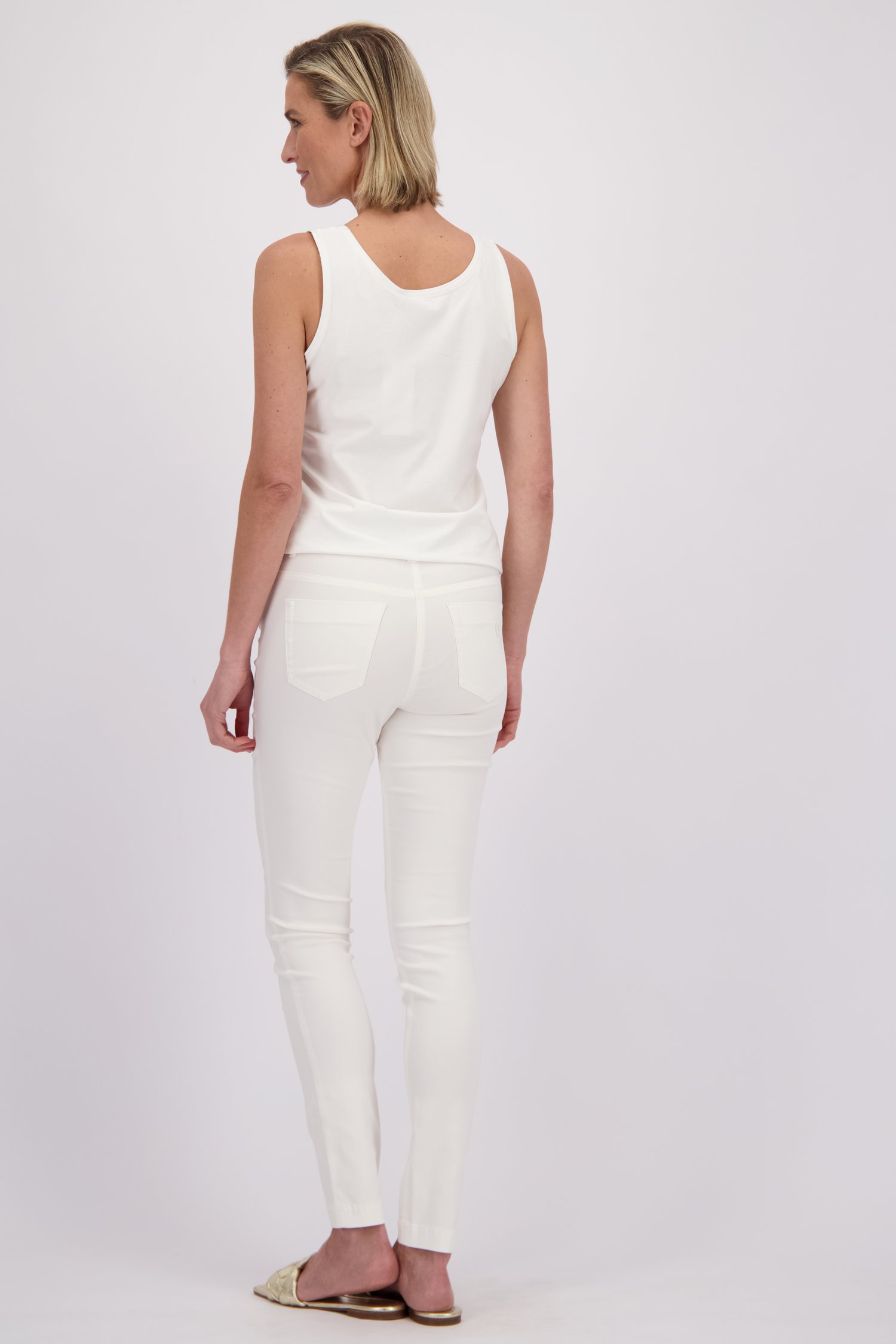 Le dos de Pantalon coloré en stretch - blanc de Claude Arielle pour Femmes