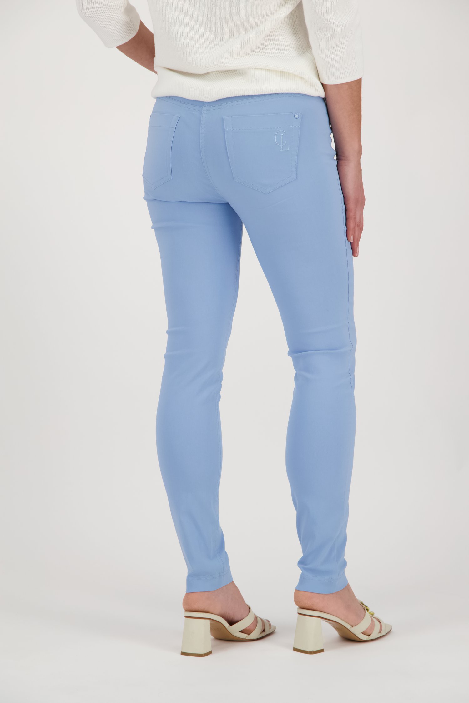 Pantalon coloré en stretch - Bleu clair de Claude Arielle pour Femmes