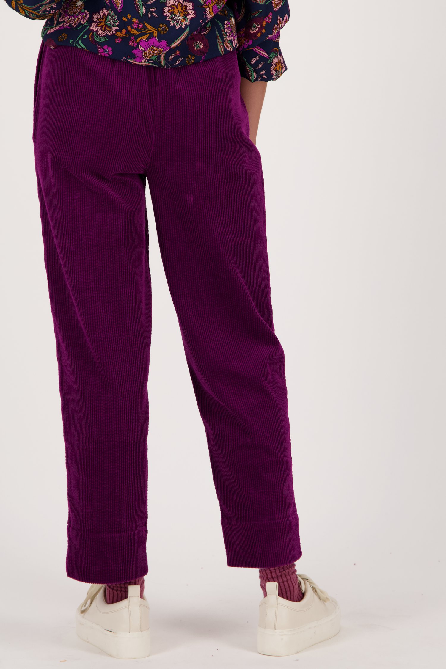 Pantalon en velours côtelé violet de Libelle pour Femmes