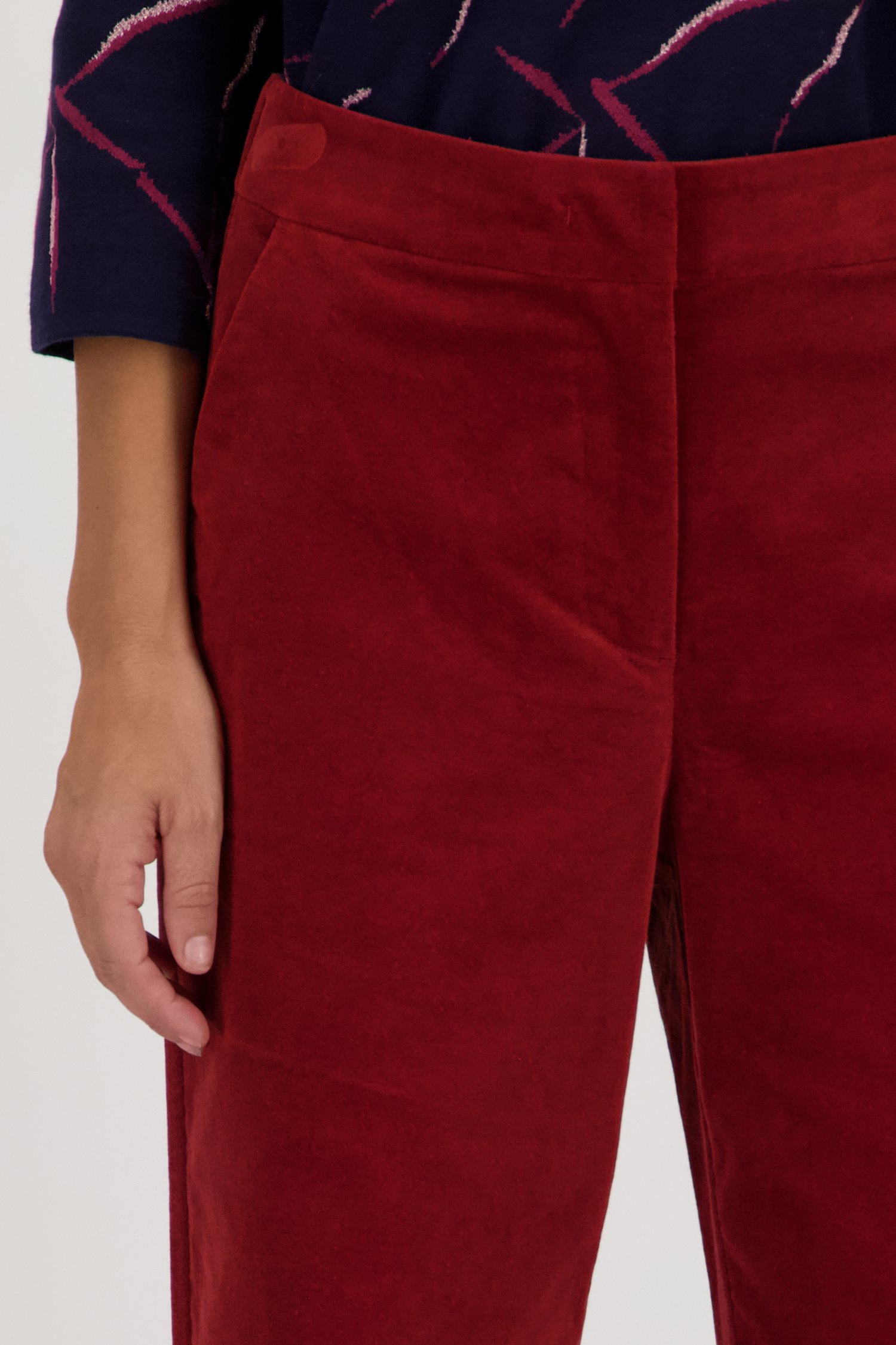 Pantalon en velours rouge	 de Claude Arielle pour Femmes