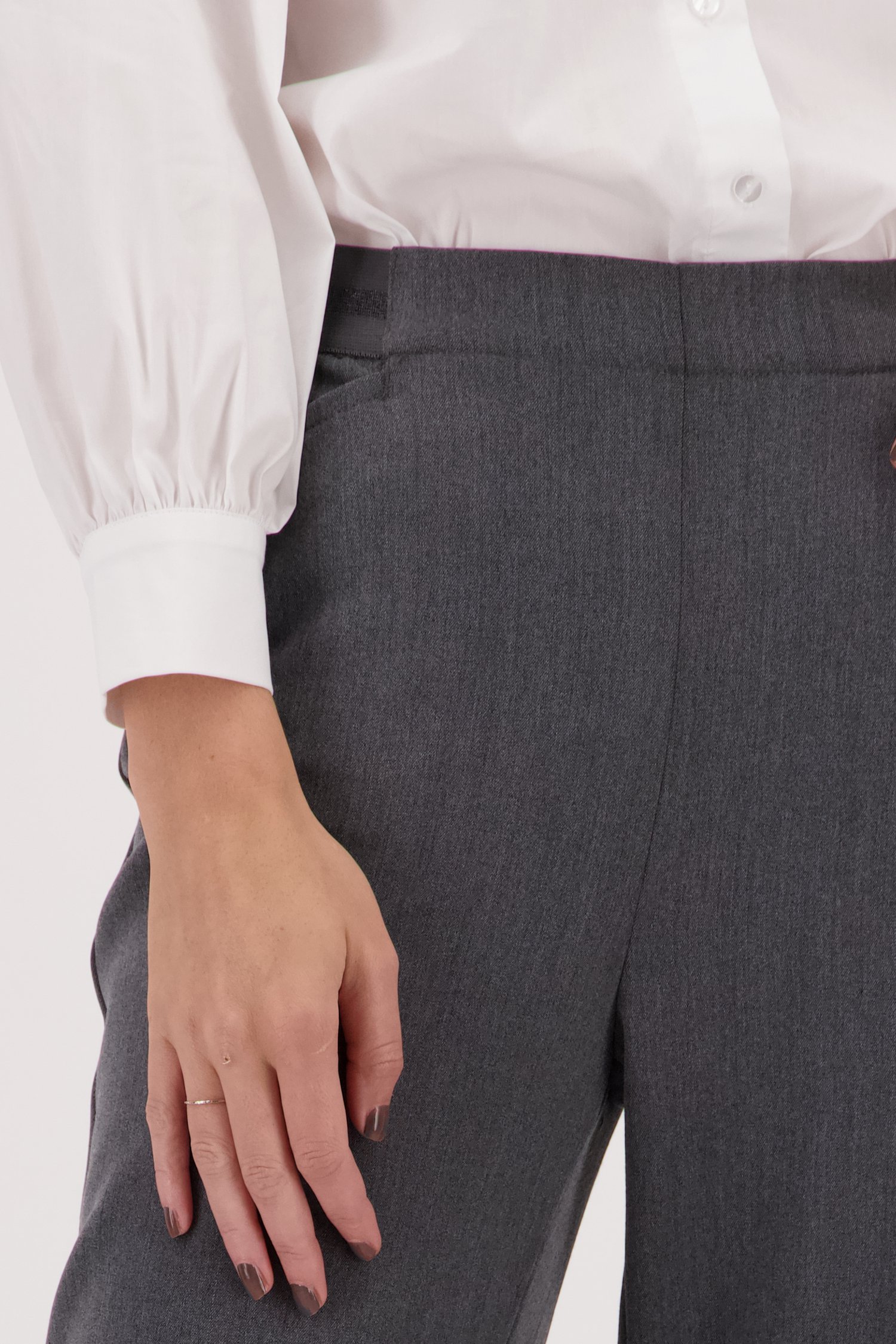 Pantalon gris classique avec taille élastiquée de Claude Arielle pour Femmes