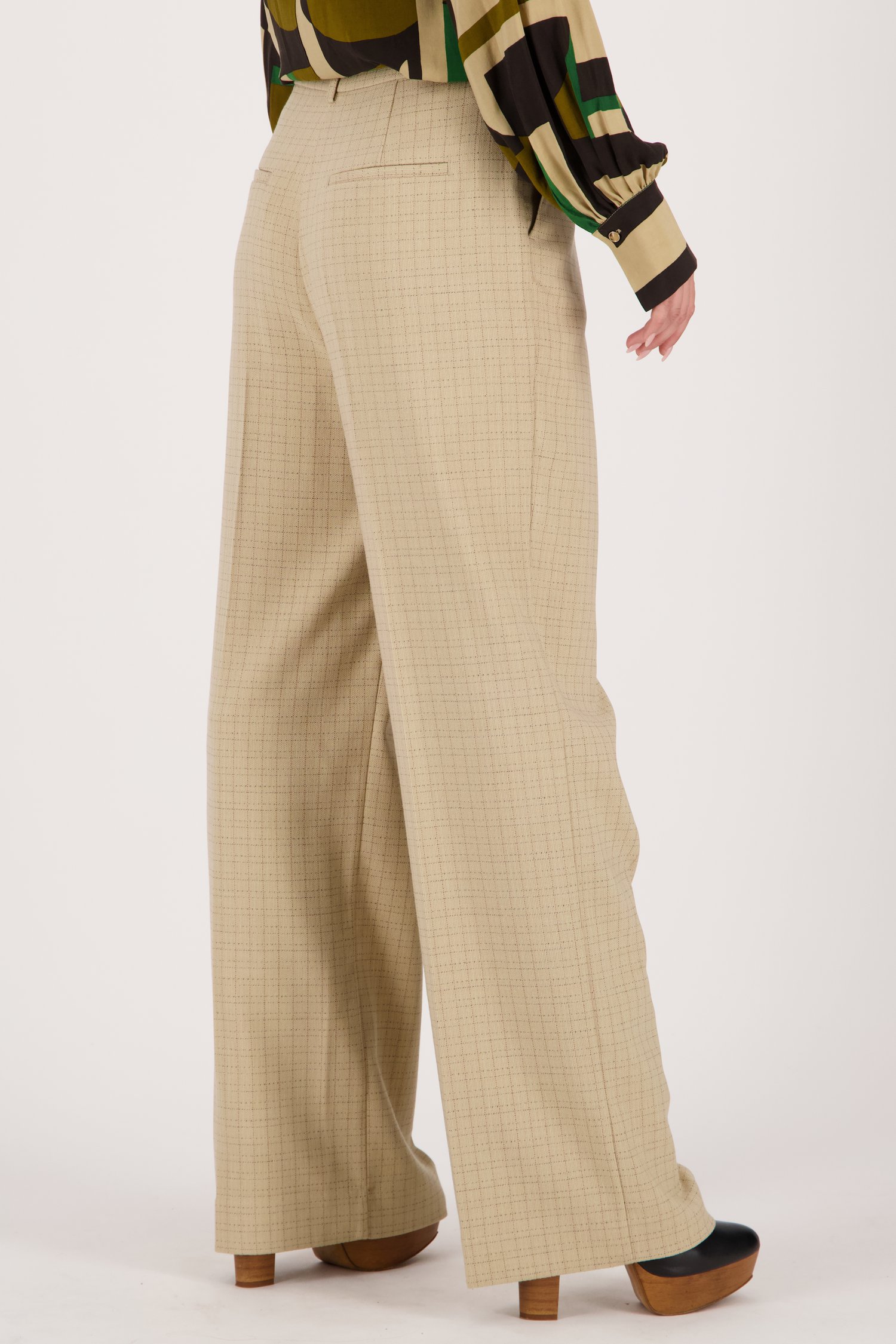 Pantalon large beige avec motif à carreaux fins	 de D'Auvry pour Femmes