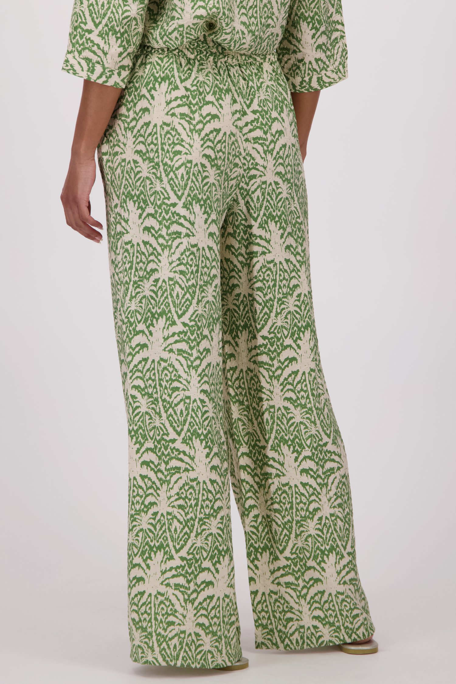 Pantalon large beige clair avec imprimé vert de JDY pour Femmes