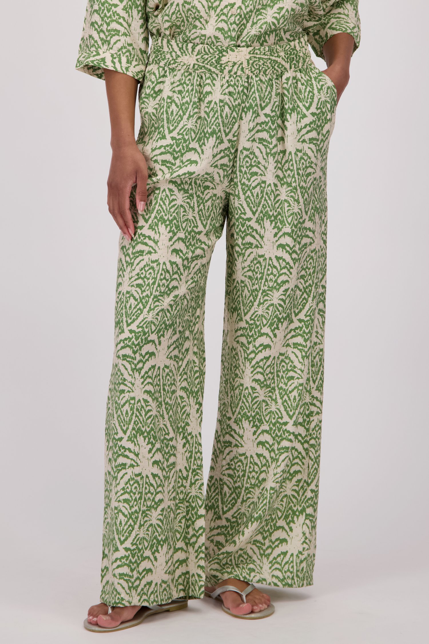 Pantalon large beige clair avec imprimé vert de JDY pour Femmes