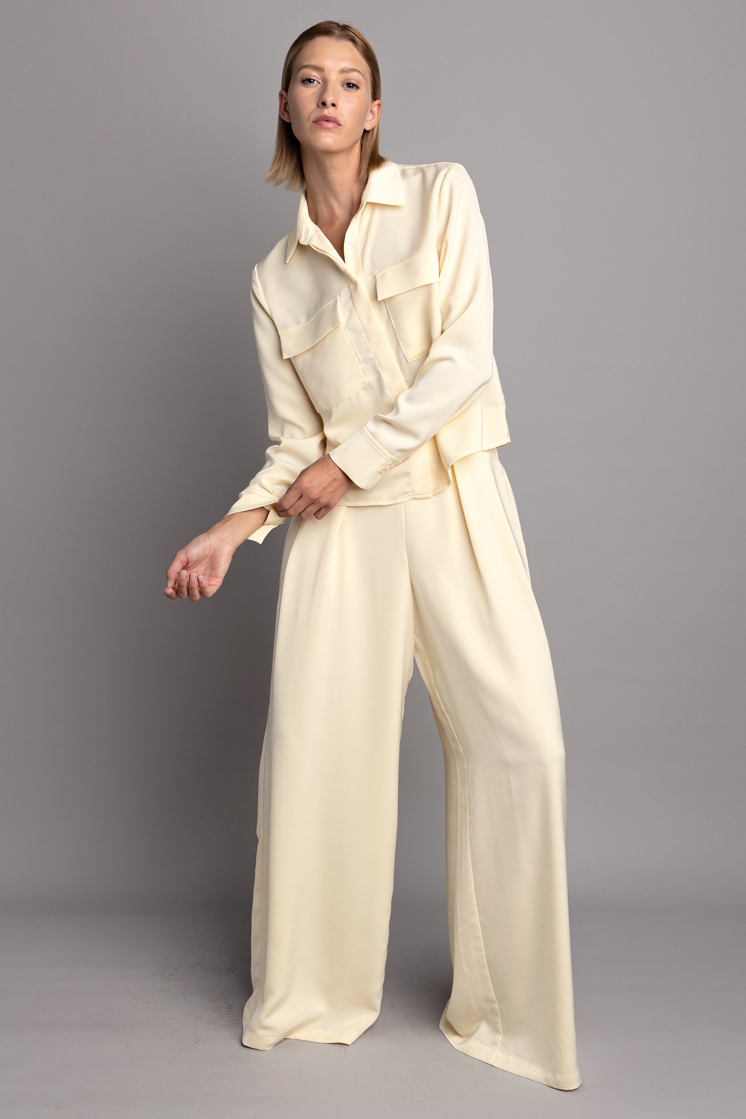 Photo supplémentaire 4 de Pantalon large jaune clair  de D'Auvry pour Femmes