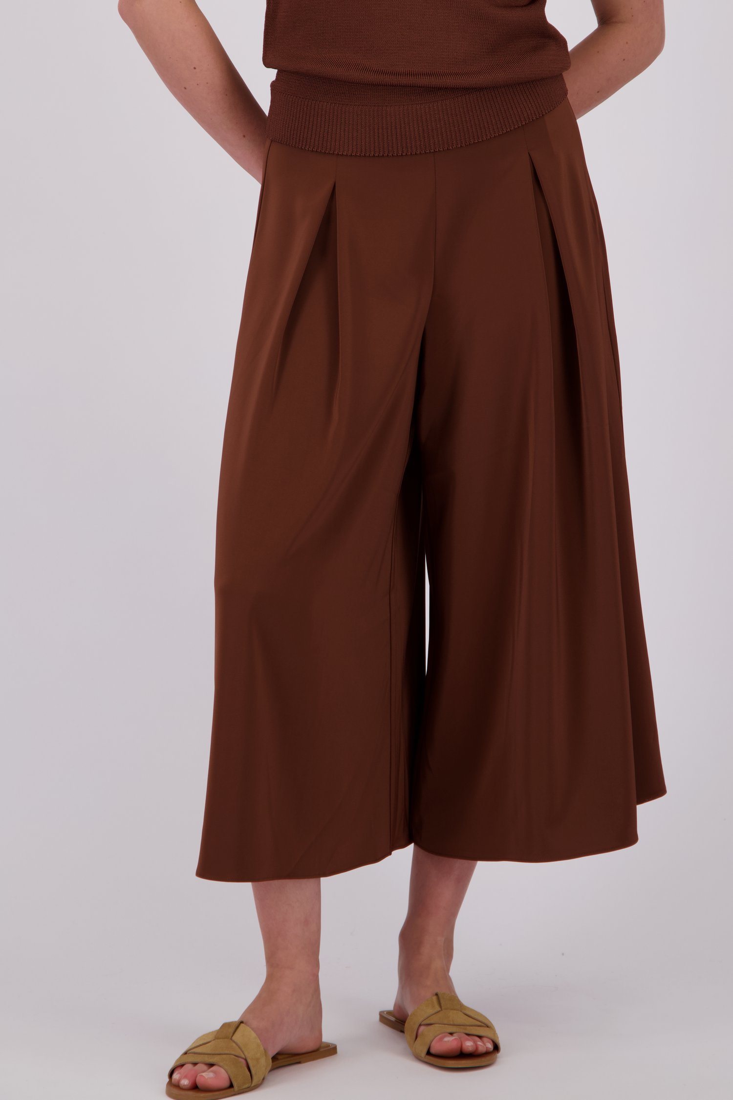 Pantalon large marron avec aspect soie de D'Auvry pour Femmes