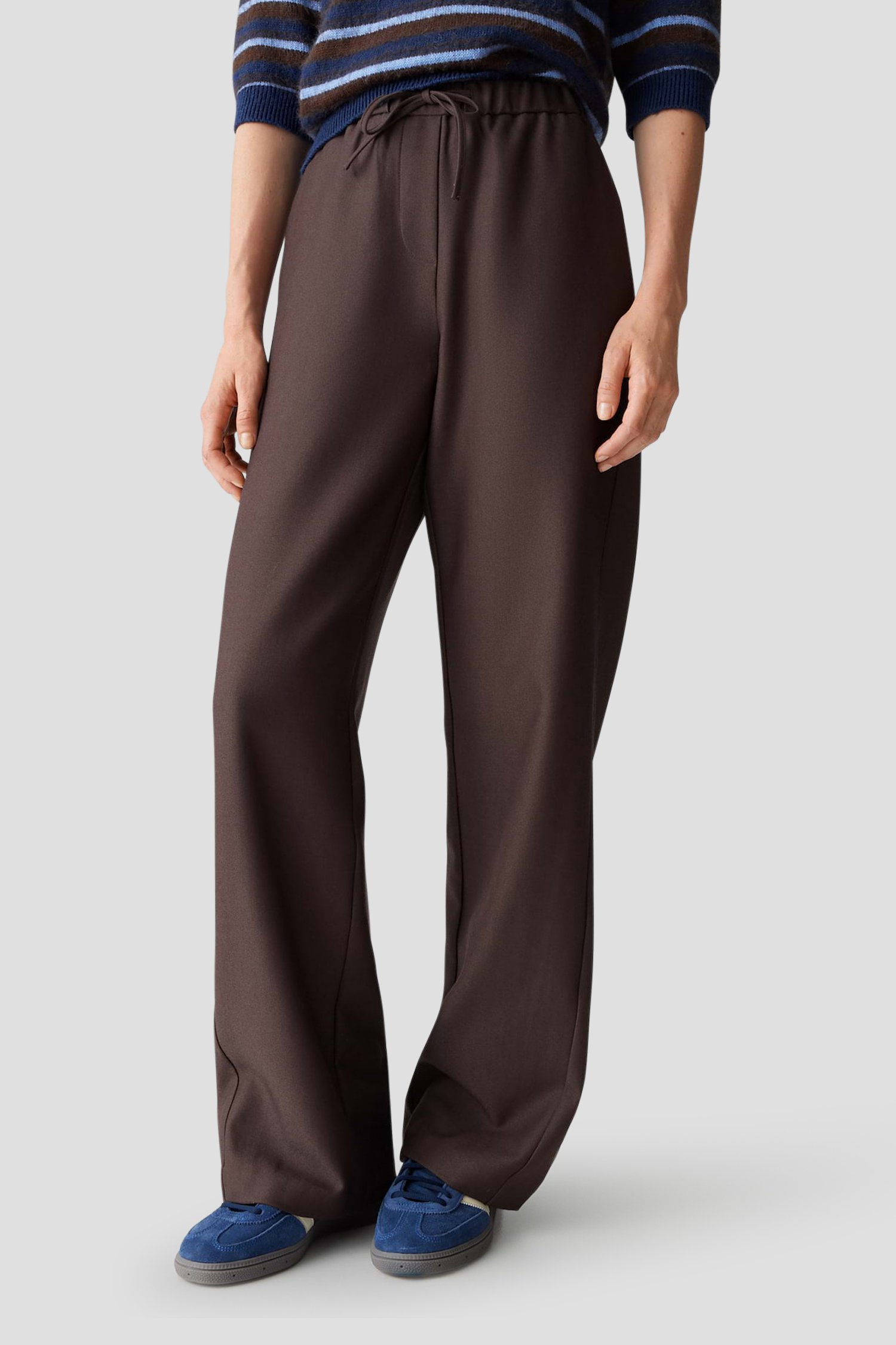 Le devant de Pantalon large marron de Opus pour Femmes