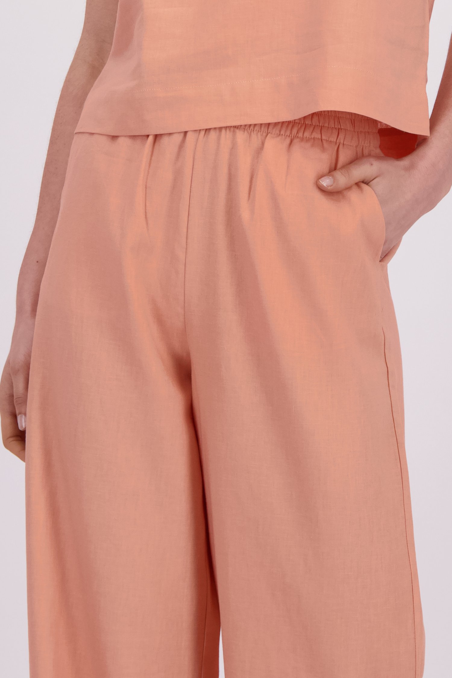 Détail de Pantalon large saumon en lin de Liberty Island pour Femmes