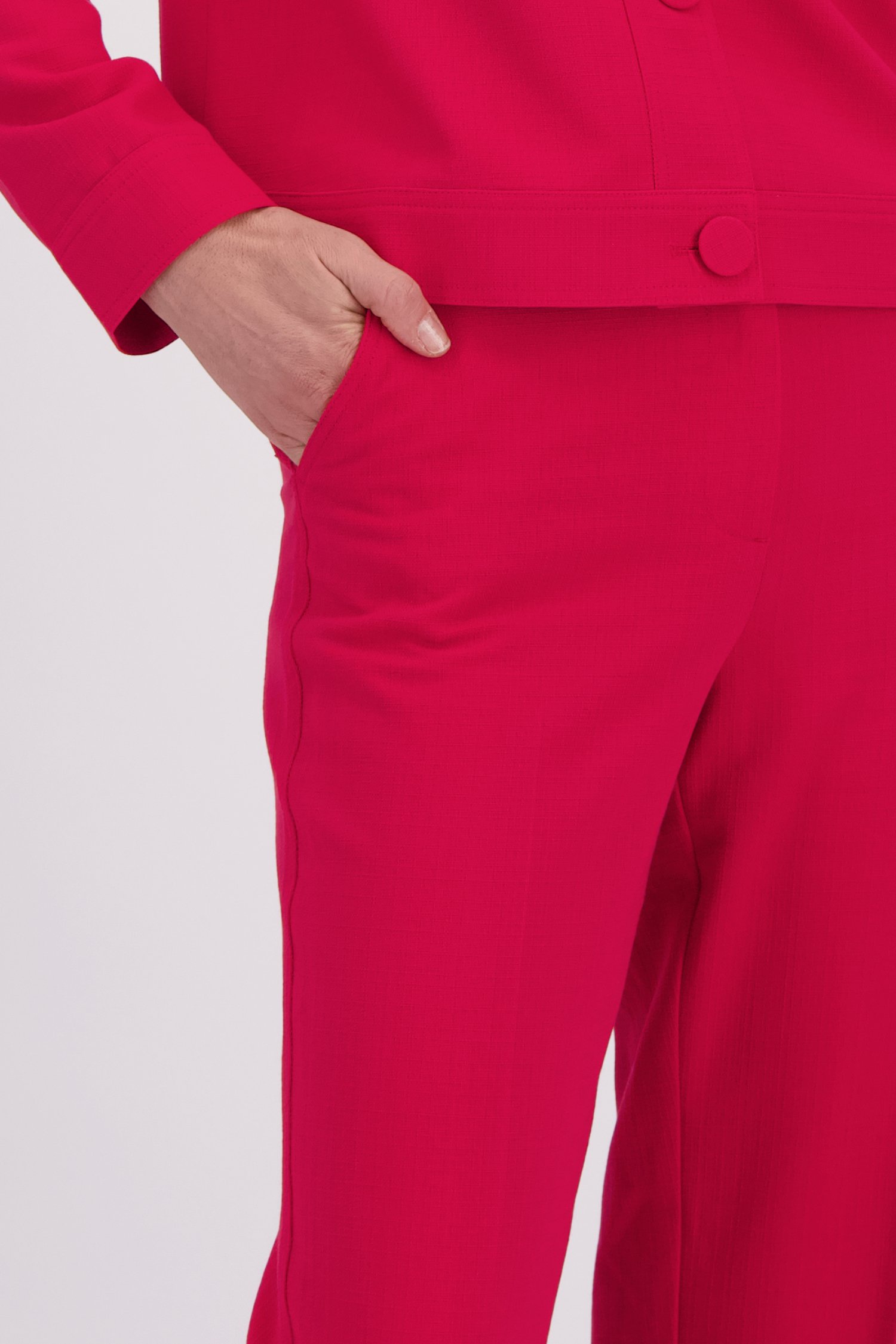 Détail de Pantalon rouge ample de Claude Arielle pour Femmes