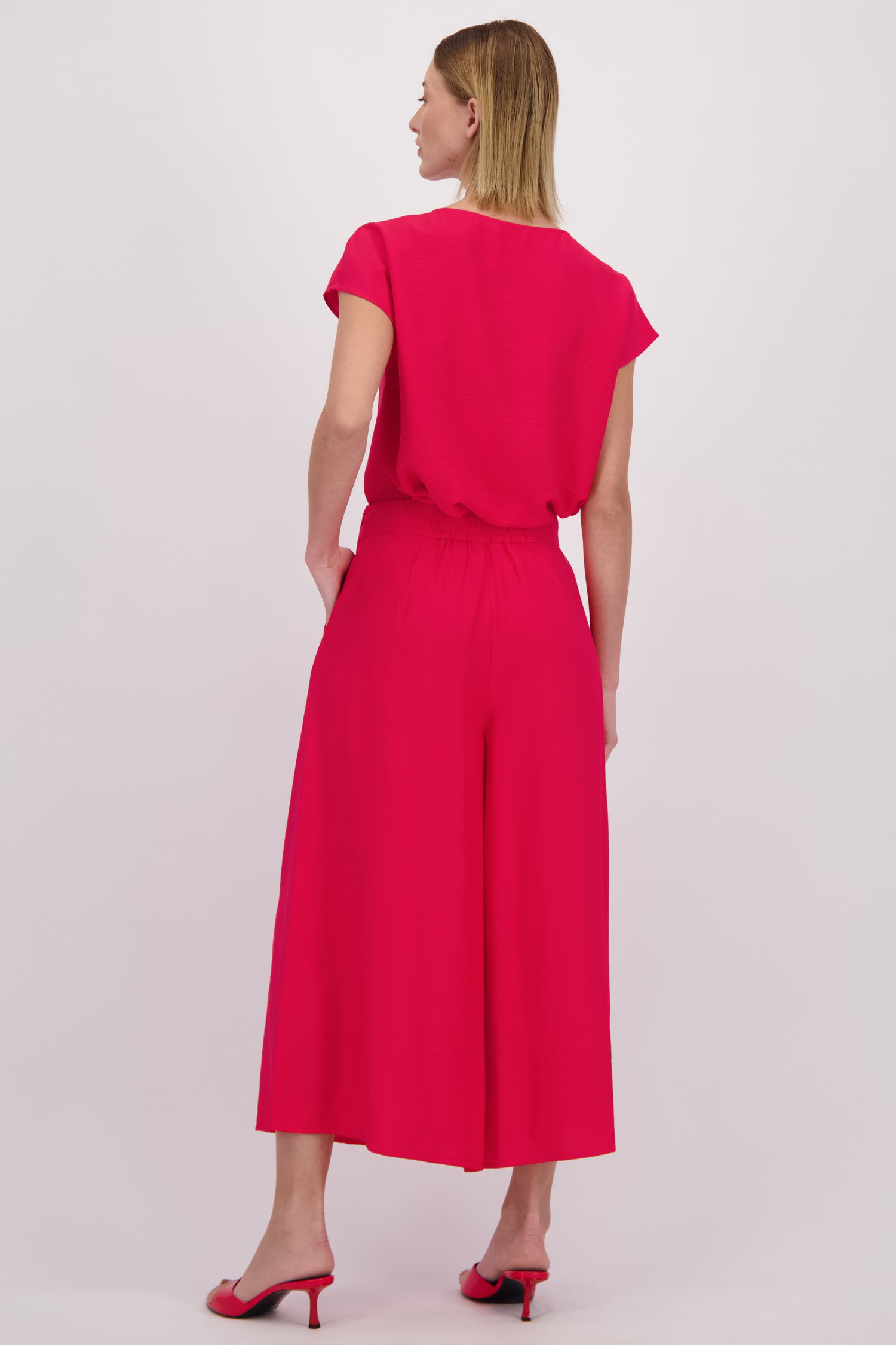 Le dos de Pantalon rouge large - Longueur 7/8 de D'Auvry pour Femmes