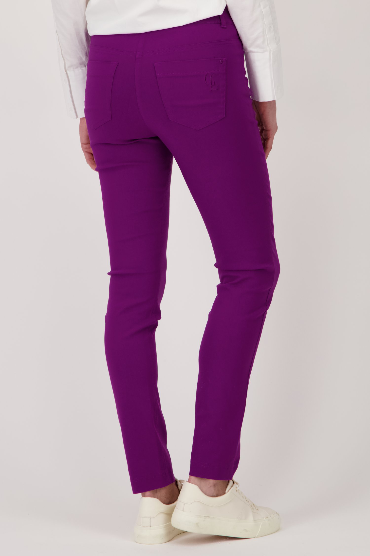 Pantalon stretch violet avec taille élastiquée	 de Claude Arielle pour Femmes