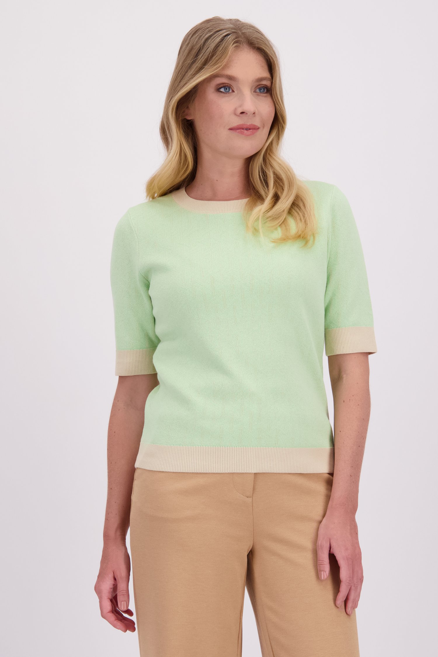 Voorkant van Pastelgroene trui met korte mouwen door Libelle voor Dames