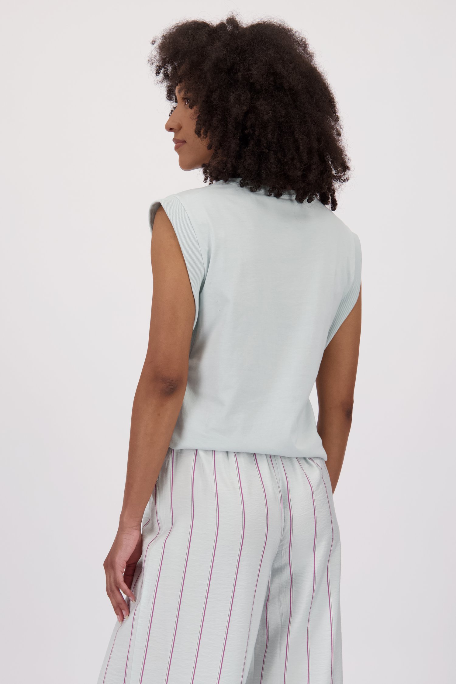 Pastelturqoise T-shirt met V-hals van Louise voor Dames