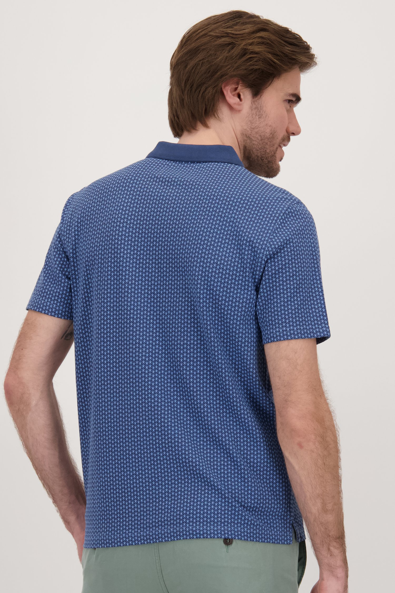Polo bleu avec imprimé fin	 de Ravøtt pour Hommes