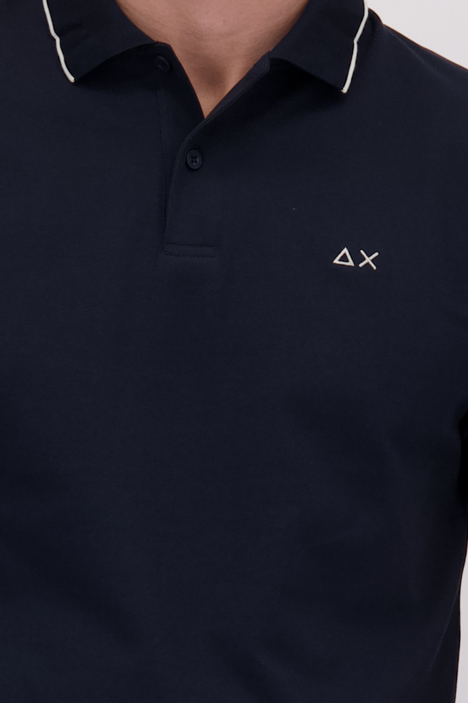 Détail de Polo bleu foncé avec accent bleu clair de Sun68 pour Hommes