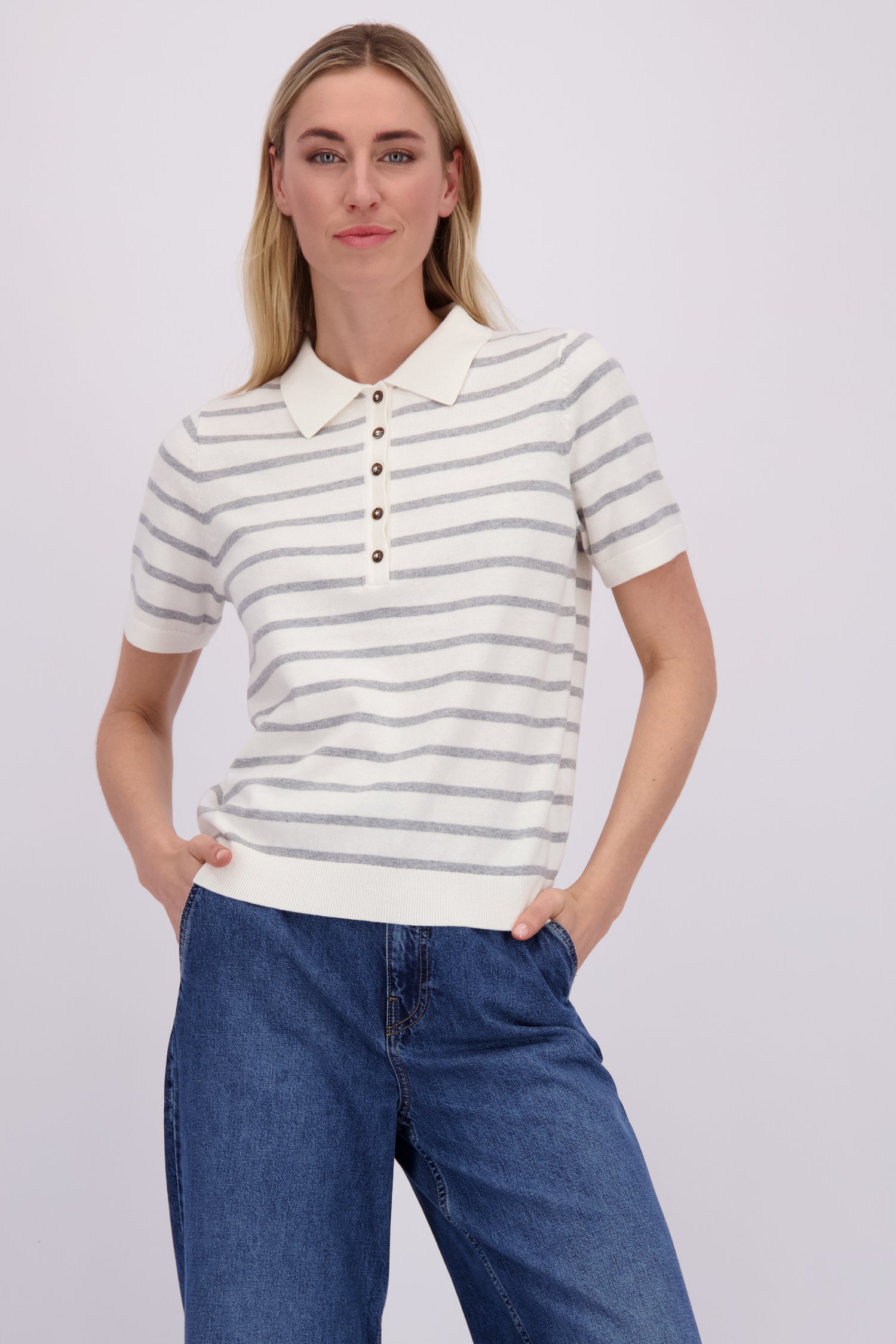 Le devant de Polo écru à rayures grises de Liberty Island pour Femmes