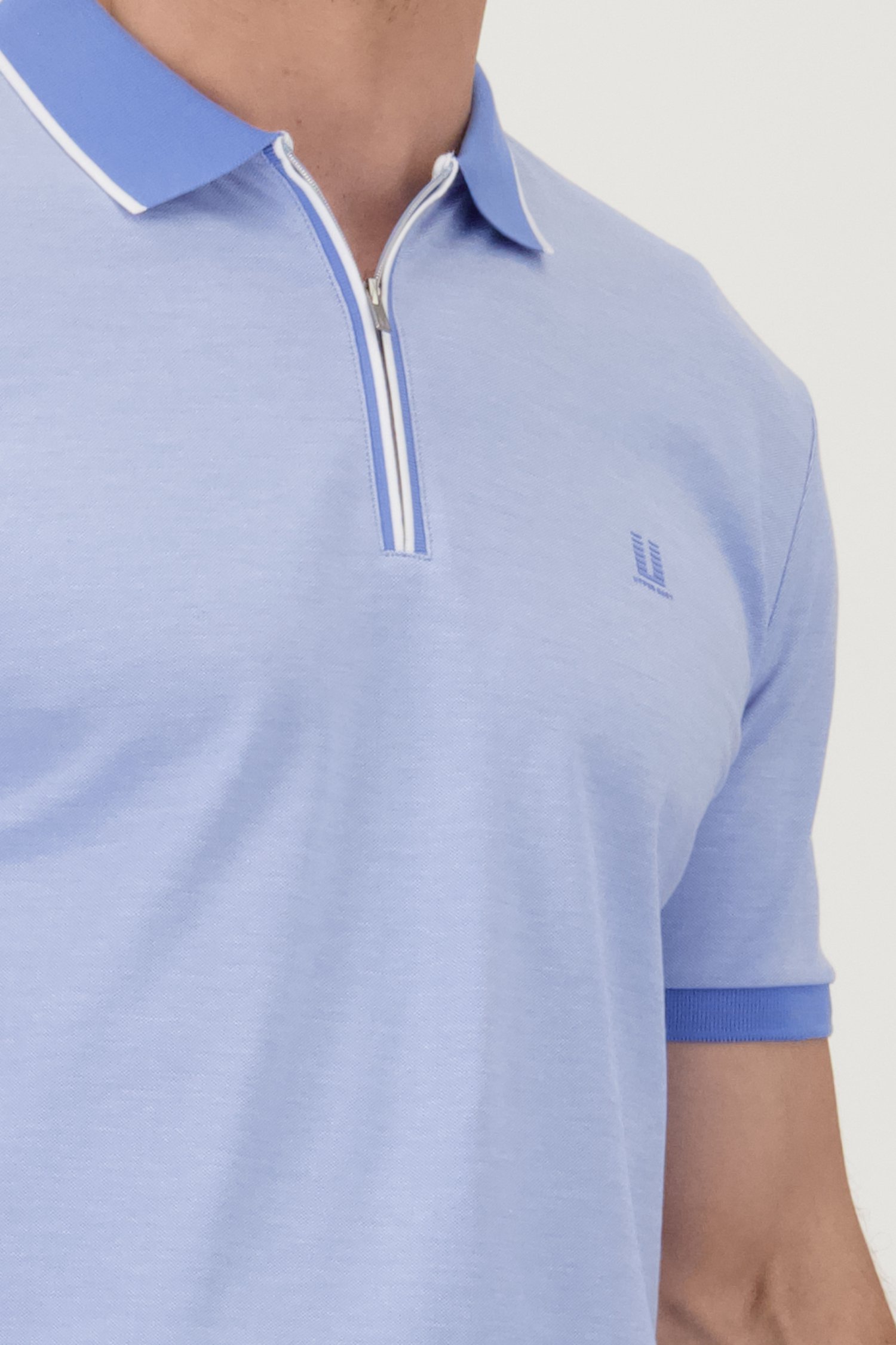 Polo zippé bleu clair  de Upper East pour Hommes