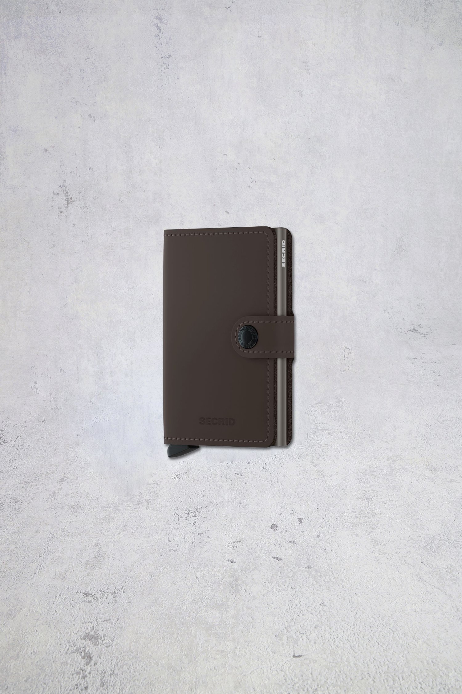 Le devant de Porte-cartes en cuir brun - Miniwallet matte de Secri pour Hommes