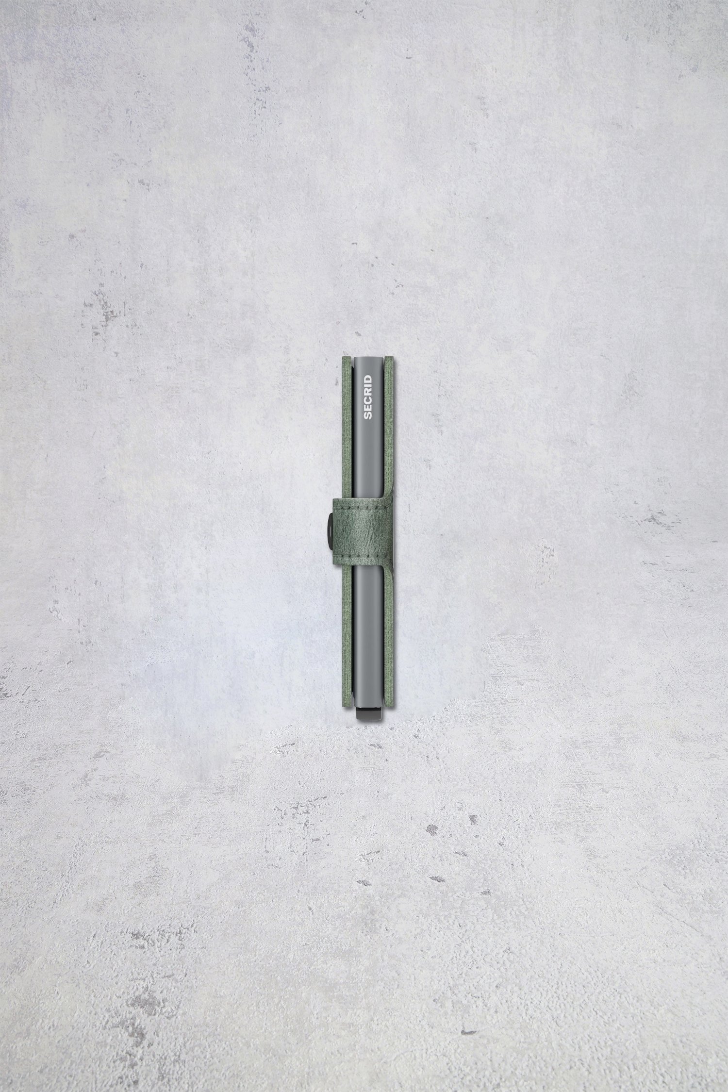 Le dos de Porte-cartes en cuir vert à l’aspect vintage de Secri pour Hommes