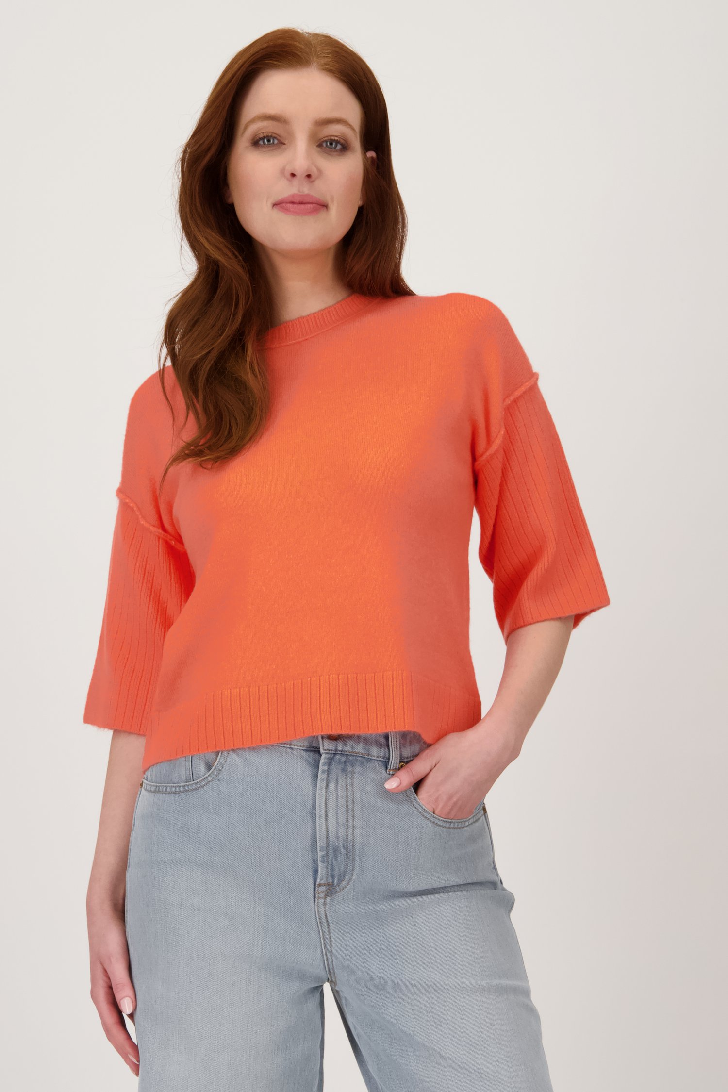 Le devant de Pull à manches courtes corail de Libelle pour Femmes