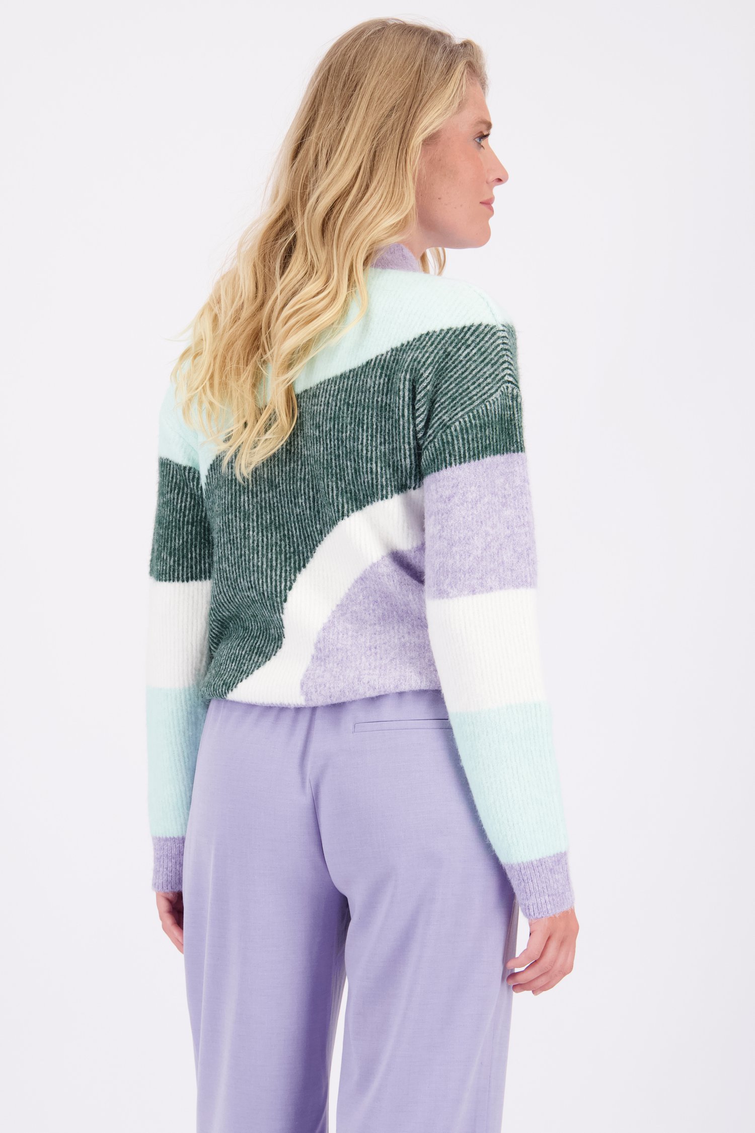 Le dos de Pull avec blocs de couleur vert et lilas de Liberty Loving nature pour Femmes