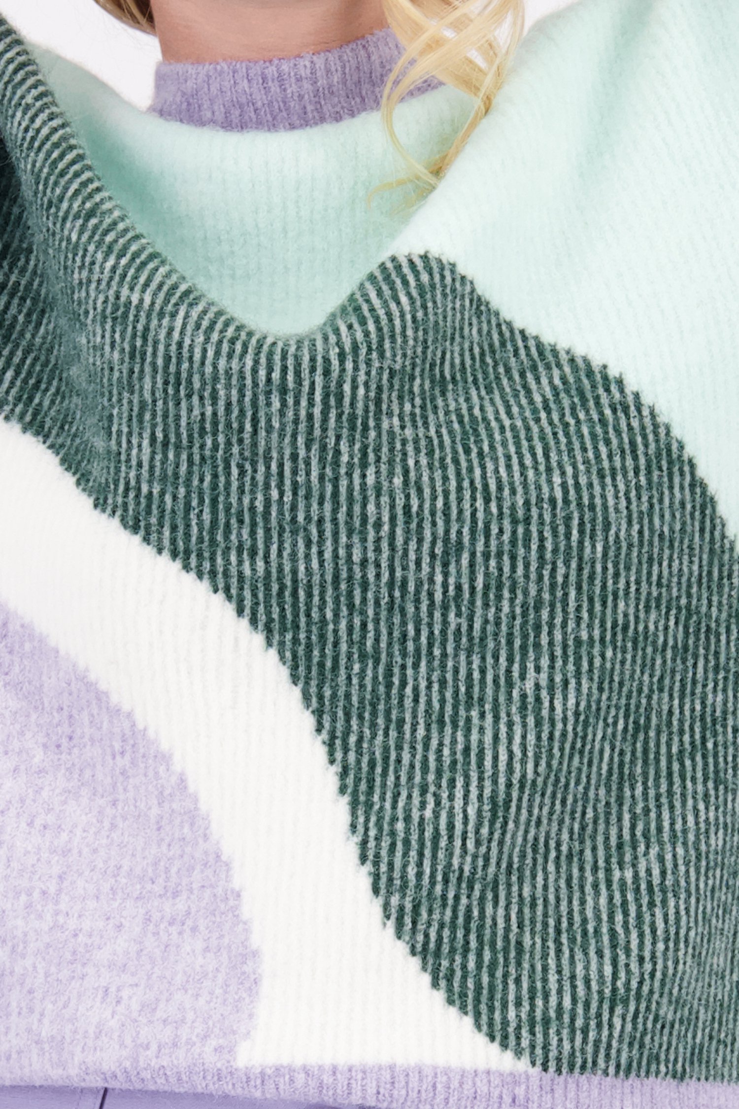 Détail de Pull avec blocs de couleur vert et lilas de Liberty Loving nature pour Femmes