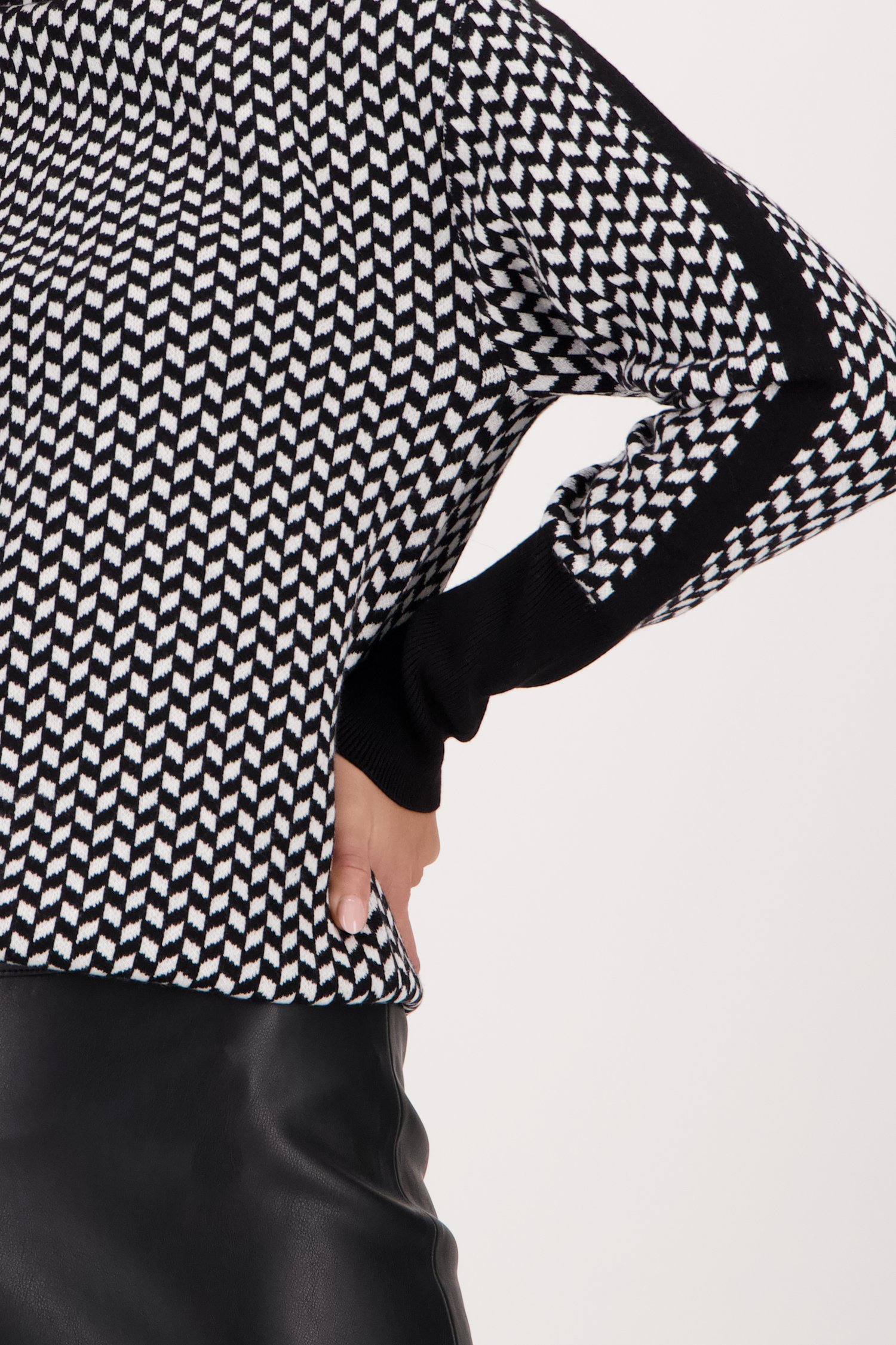 Pull avec motif noir et blanc de D'Auvry pour Femmes