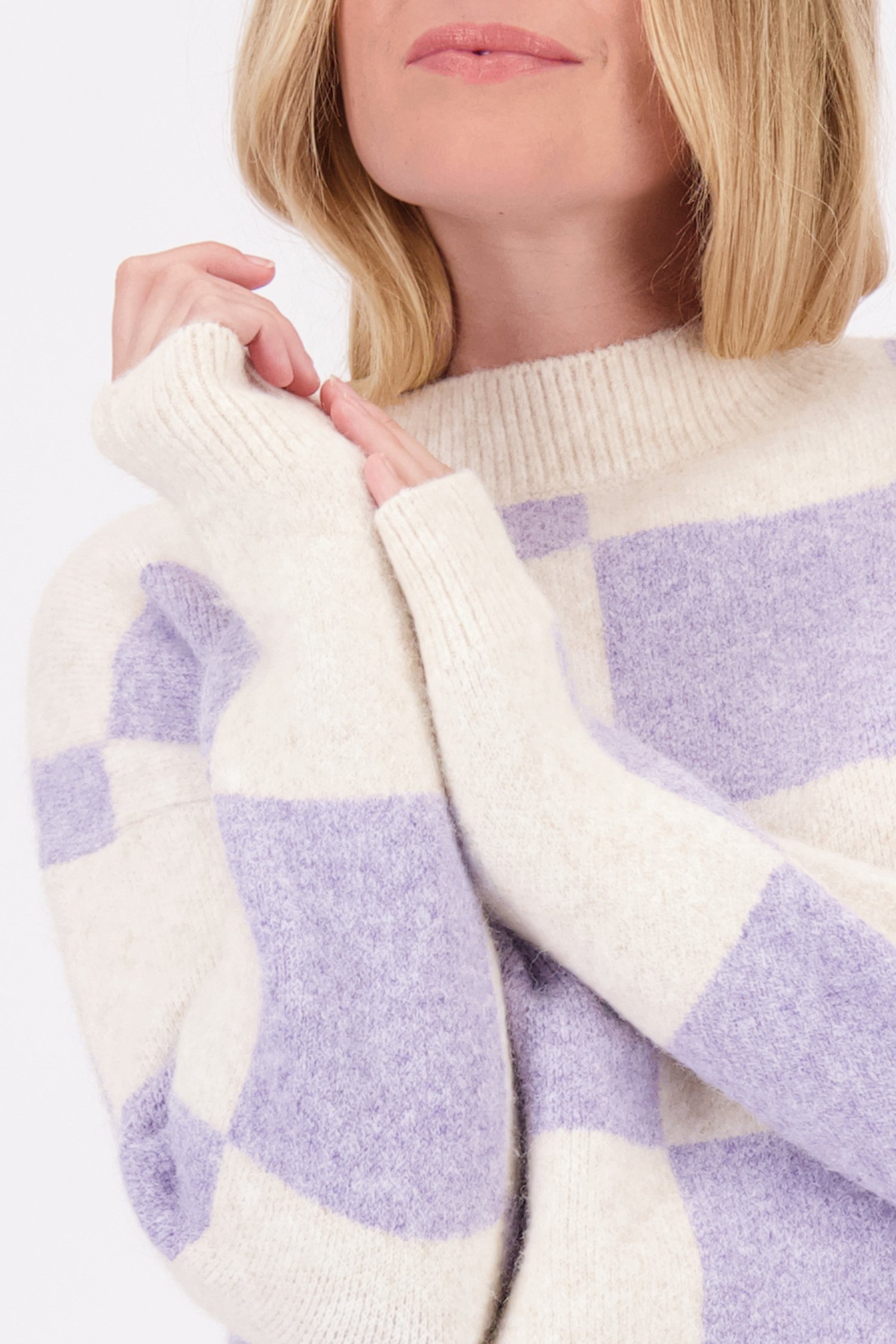 Détail de Pull beige à motif damier lilas de Liberty Loving nature pour Femmes