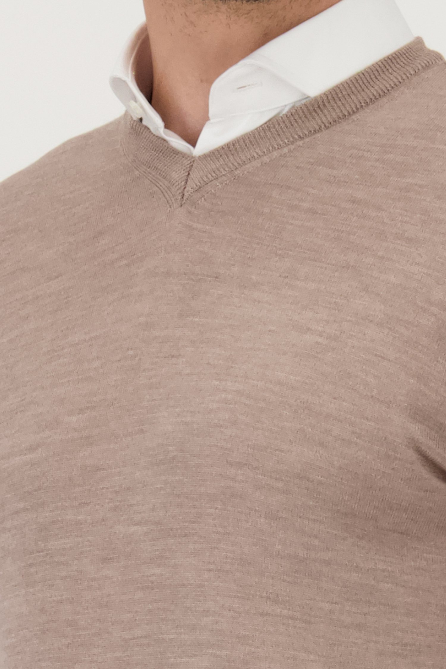 Détail de Pull beige avec col en V et laine de Dansaert Black Premium pour Hommes