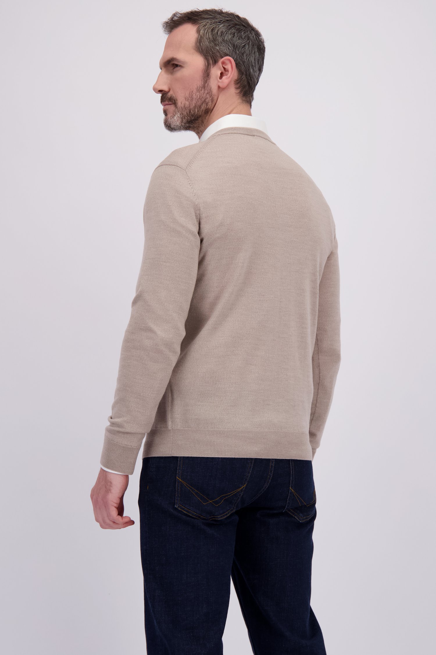 Le dos de Pull beige en laine à col V de Dansaert Black Premium pour Hommes