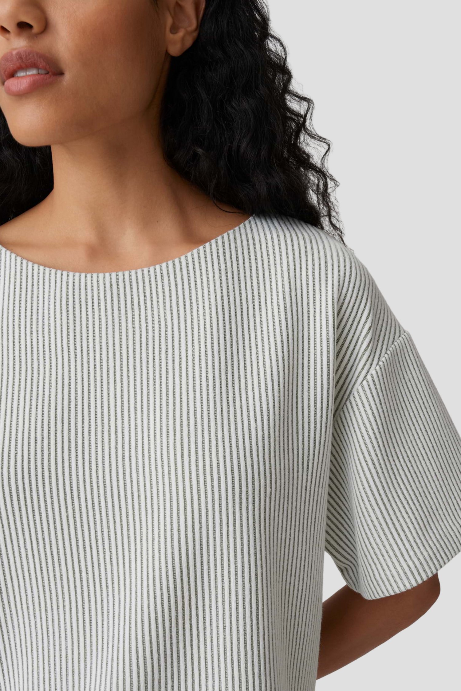 Détail de Pull blanc et vert rayé de Opus pour Femmes