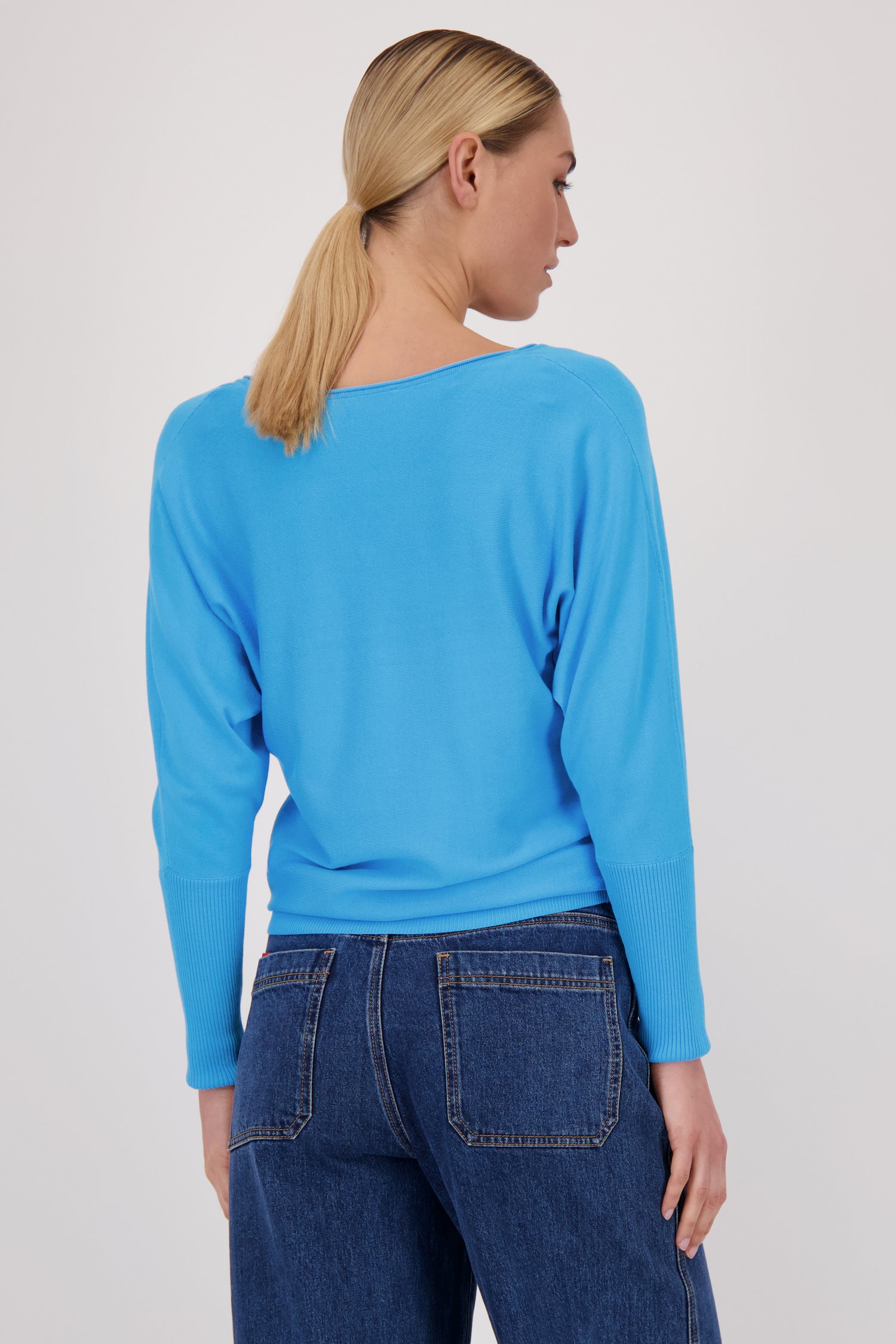 Pull bleu clair avec col en V de Liberty Island pour Femmes