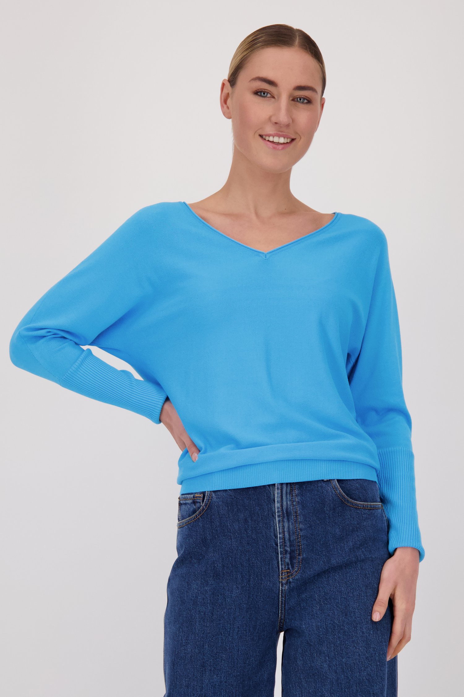 Pull bleu clair avec col en V de Liberty Island pour Femmes