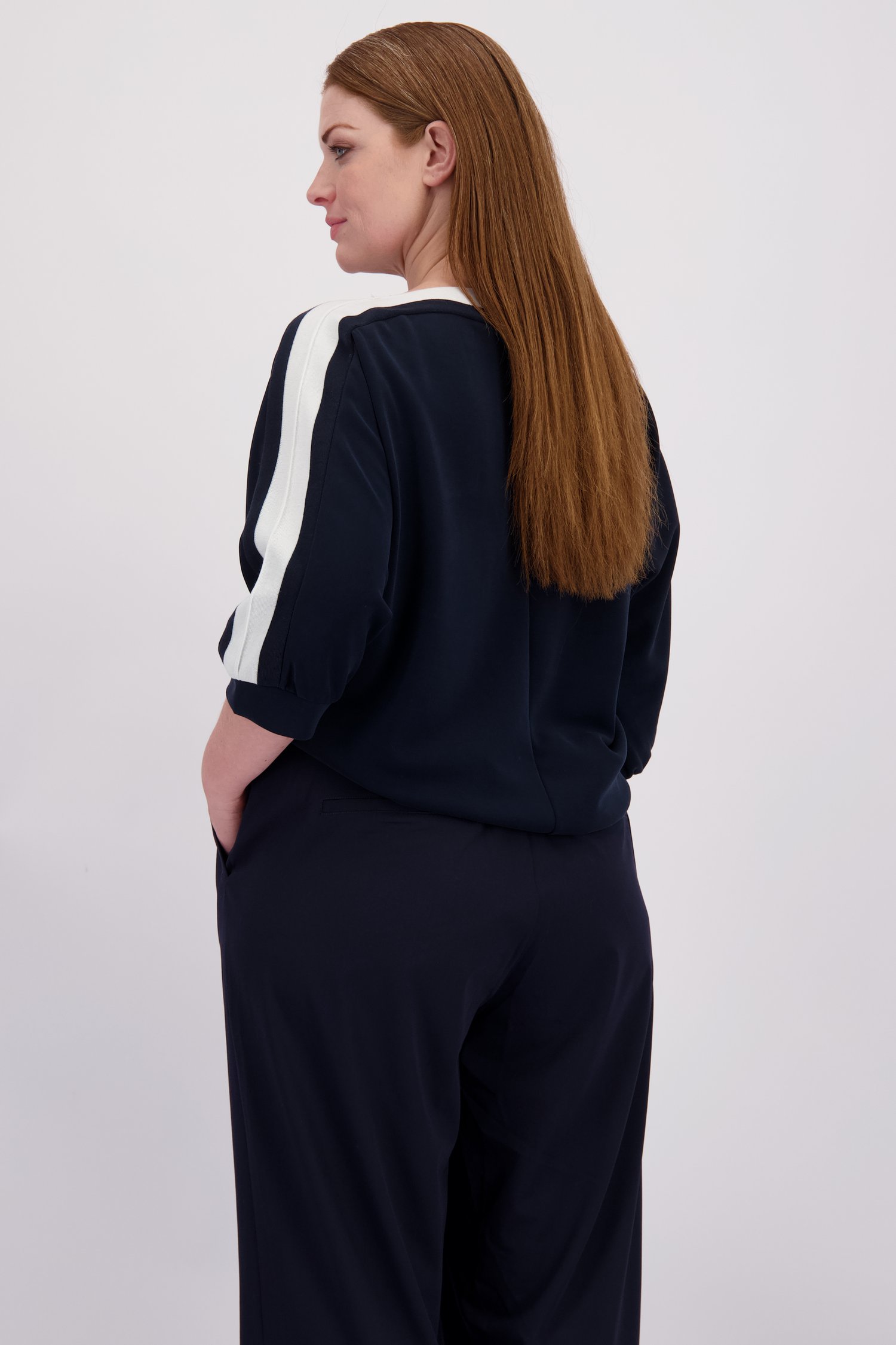 Le dos de Pull bleu doux à col bateau de Yest Curve pour Femmes