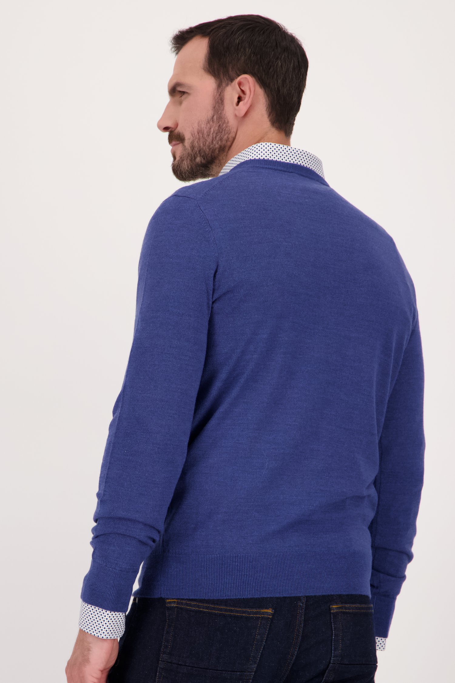 Pull bleu fin avec col en V de Dansaert Black pour Hommes