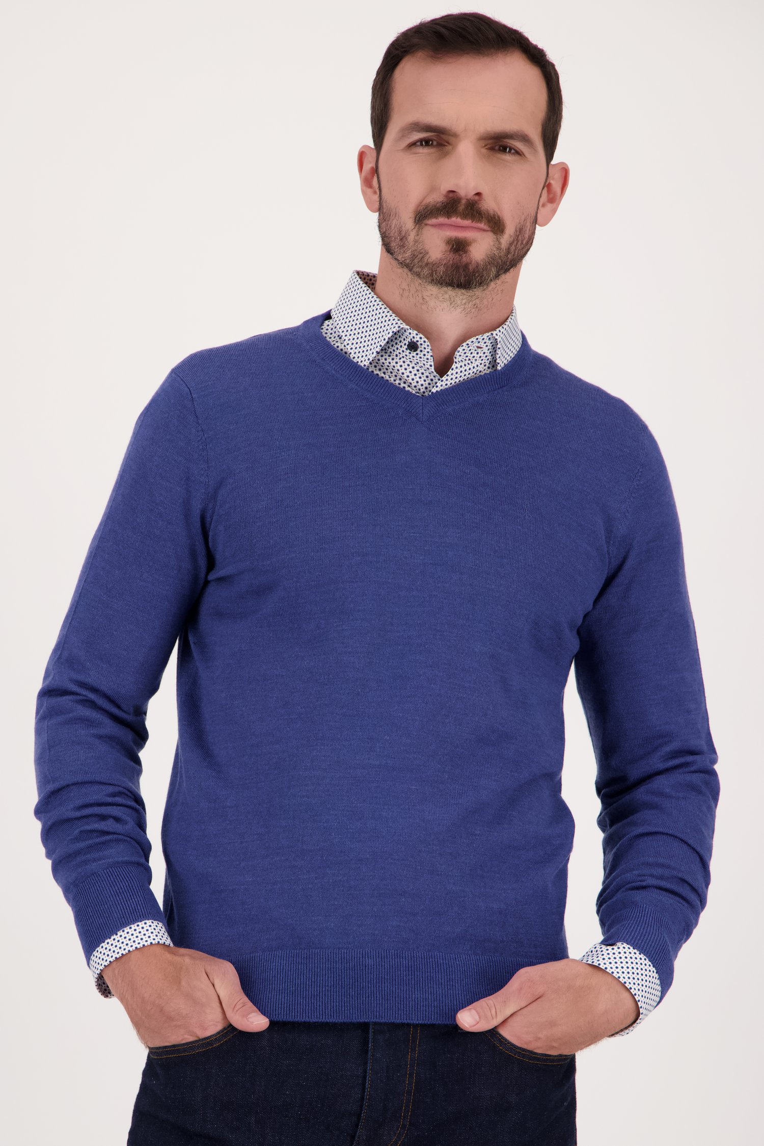 Pull bleu fin avec col en V de Dansaert Black pour Hommes