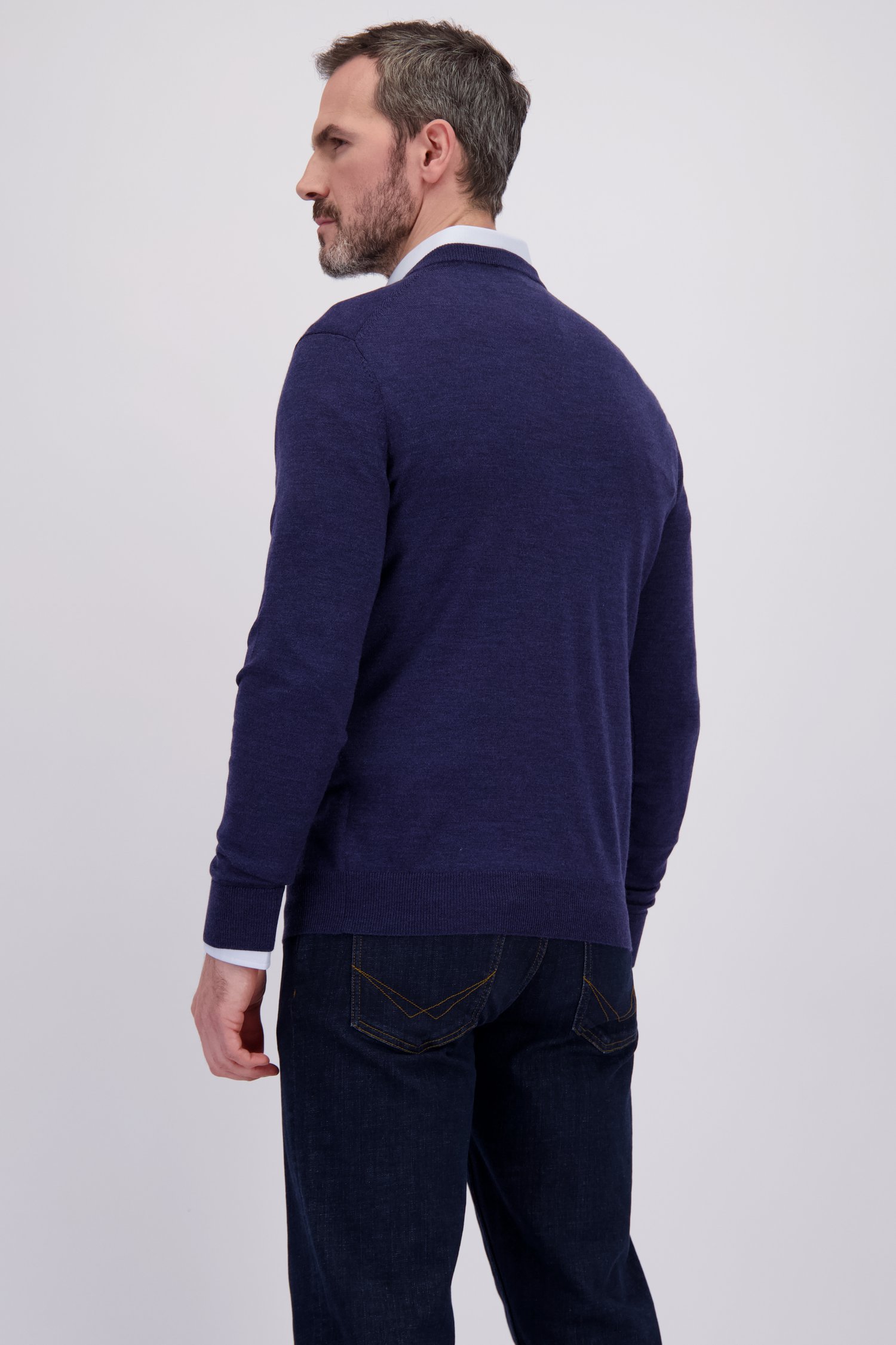 Le dos de Pull bleu marine en laine à col V de Dansaert Black Premium pour Hommes
