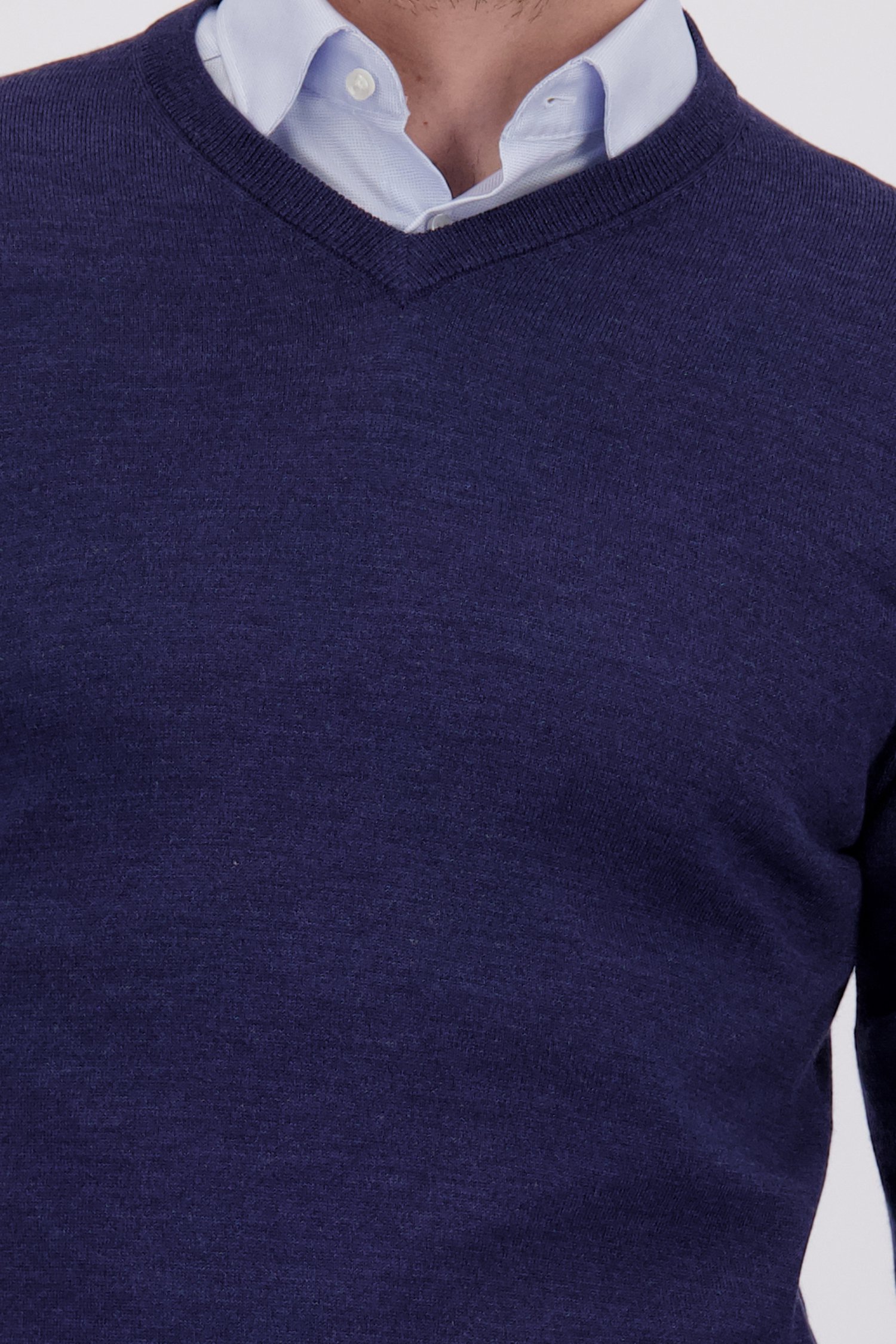 Détail de Pull bleu marine en laine à col V de Dansaert Black Premium pour Hommes