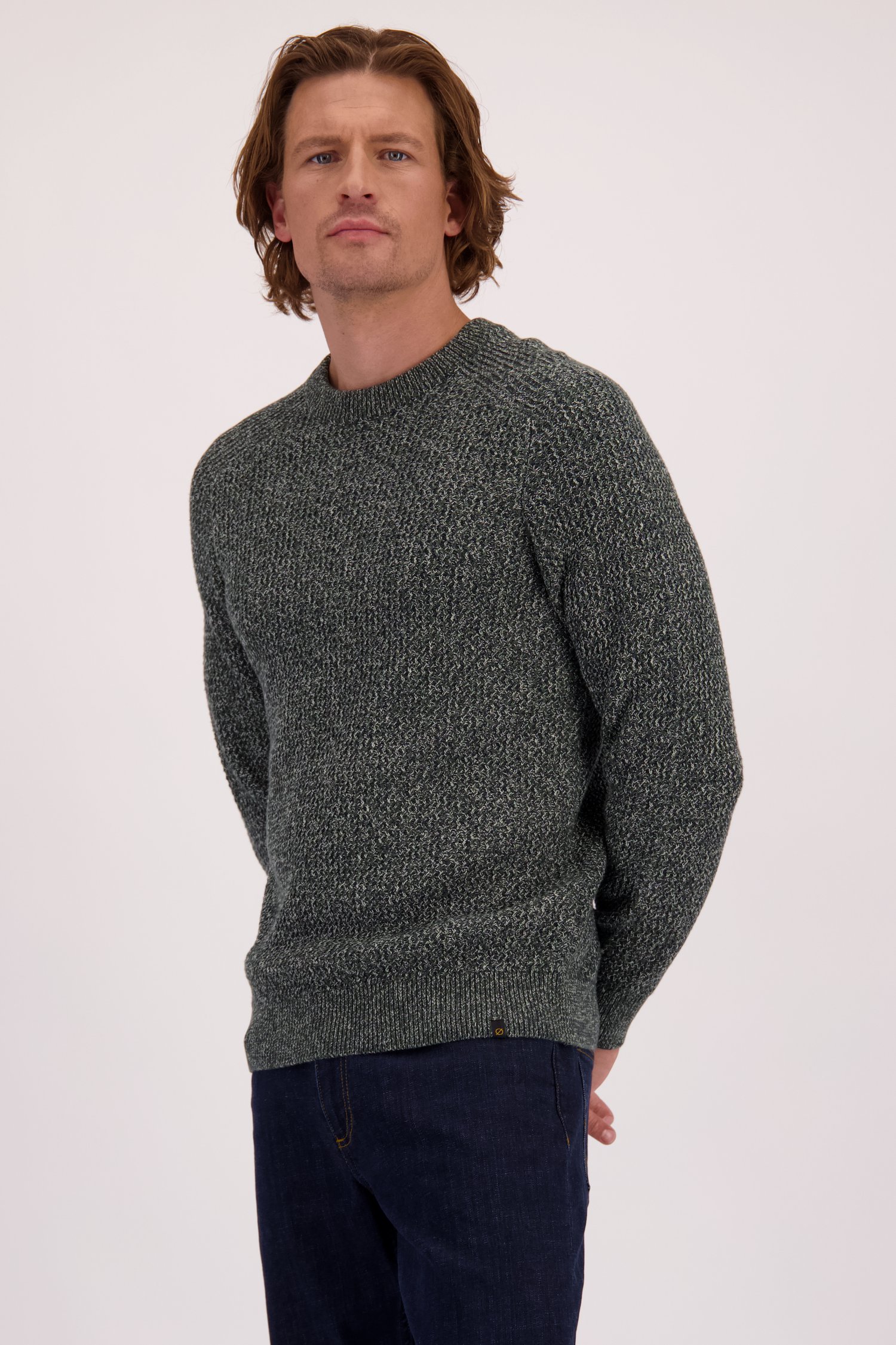 Le devant de Pull bleu-vert mélangé avec col rond  de Ravøtt pour Hommes