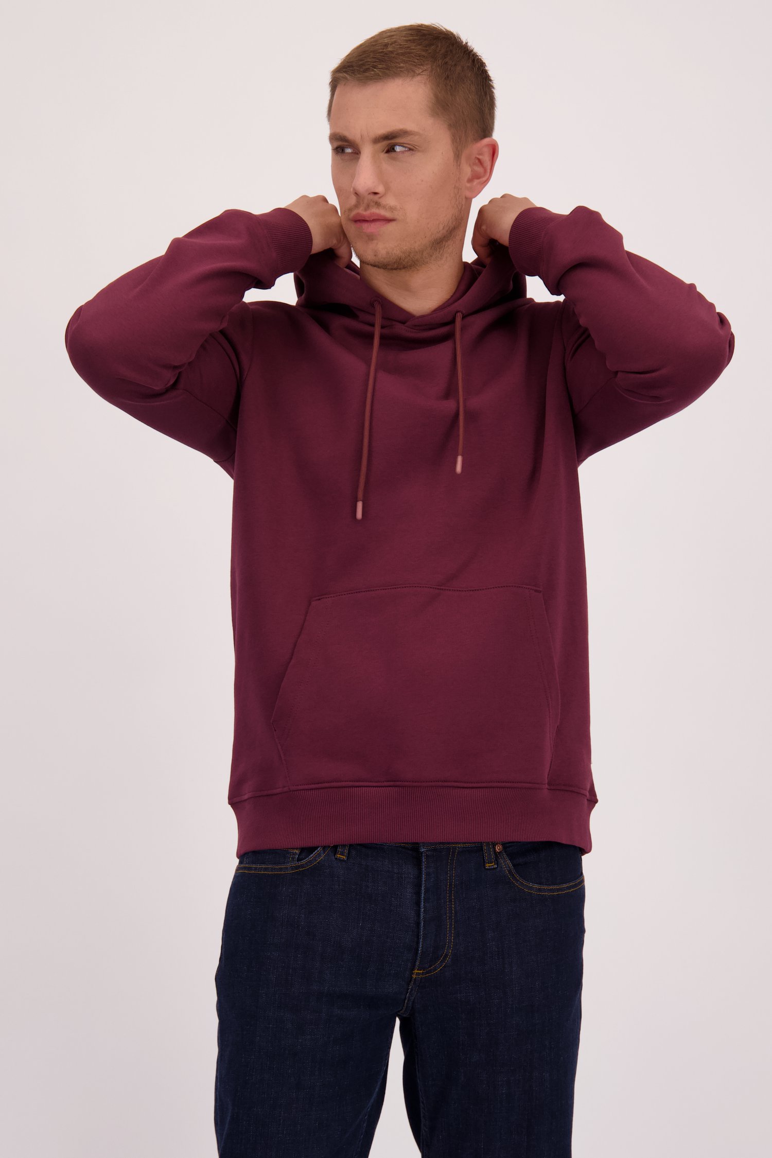 Le devant de Pull bordeaux à capuche de Only & Sons pour Hommes