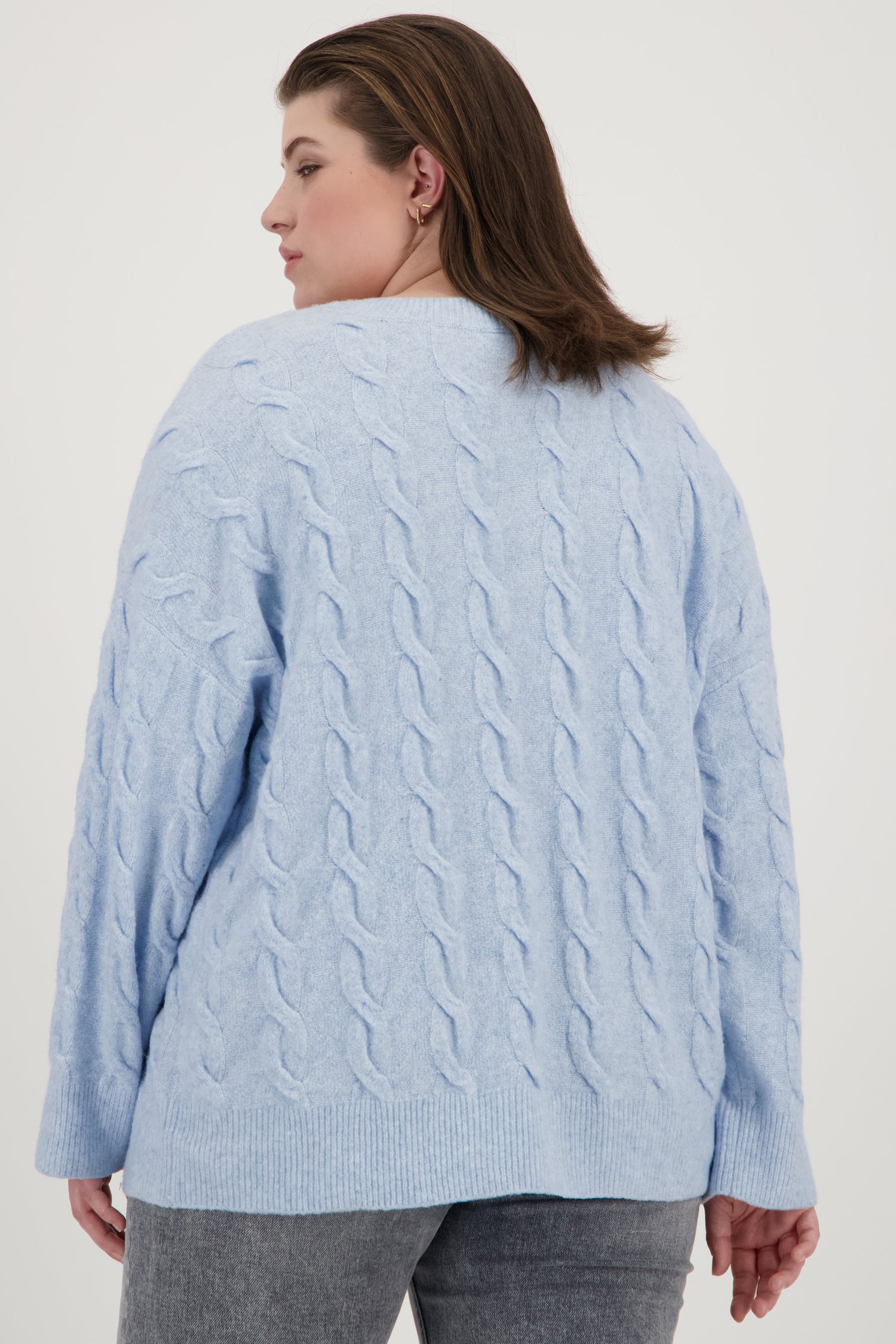 Pull câblé bleu clair doux de Only Carmakoma pour Femmes