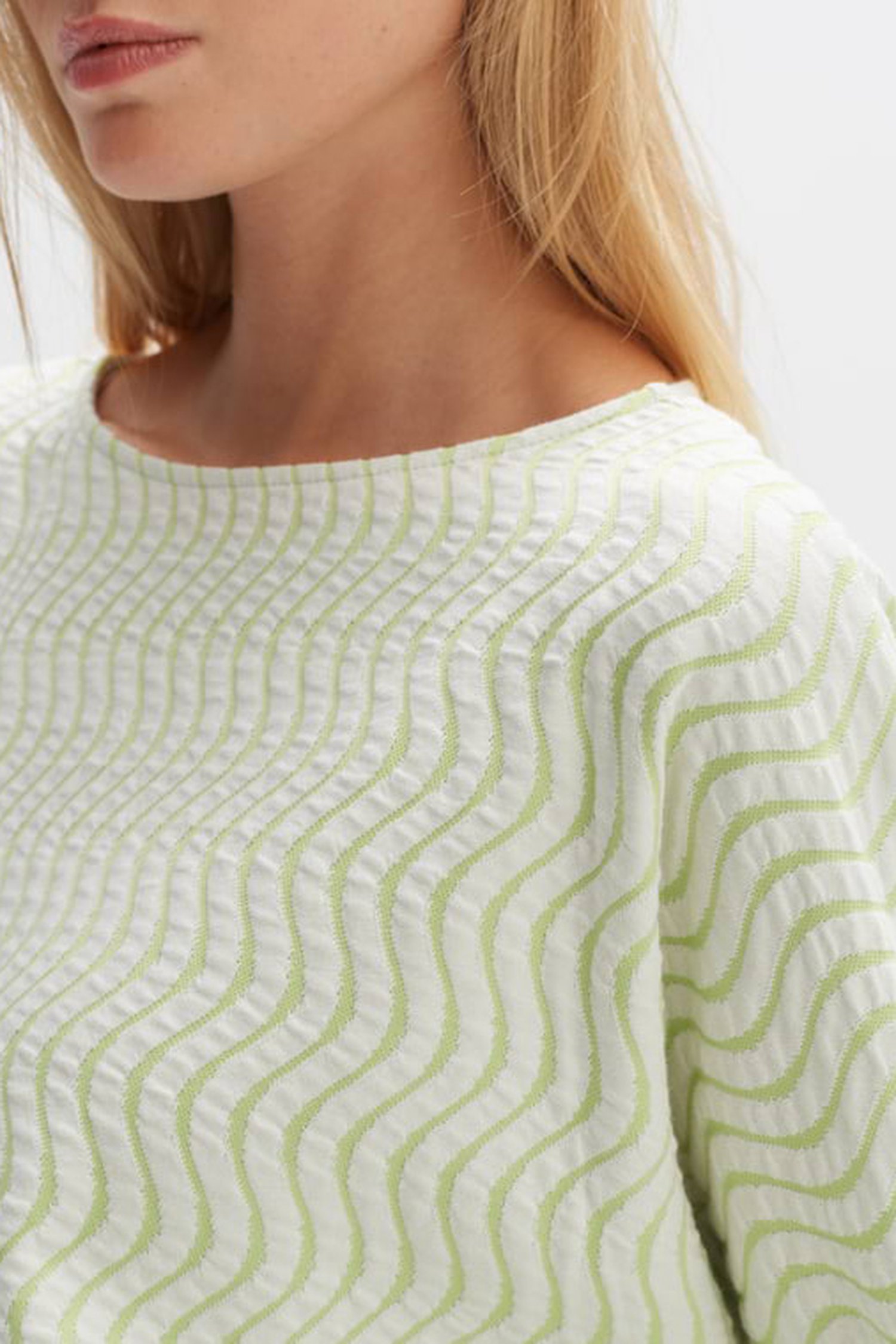 Pull écru avec motif ondulé vert  de Opus pour Femmes