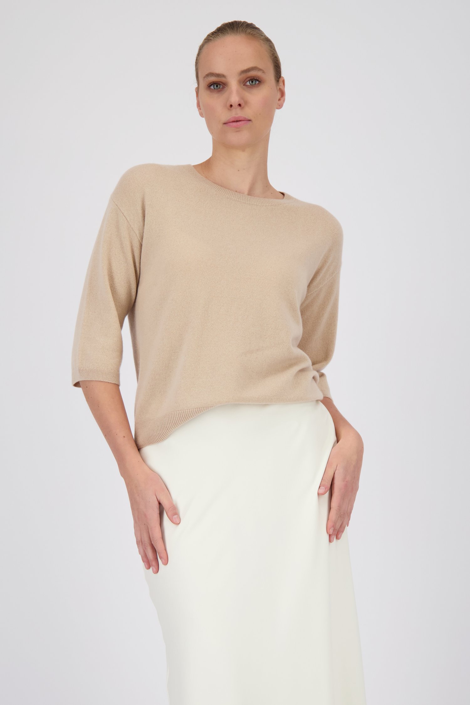 Pull en cachemire beige à manches courtes de DAUST pour Femmes