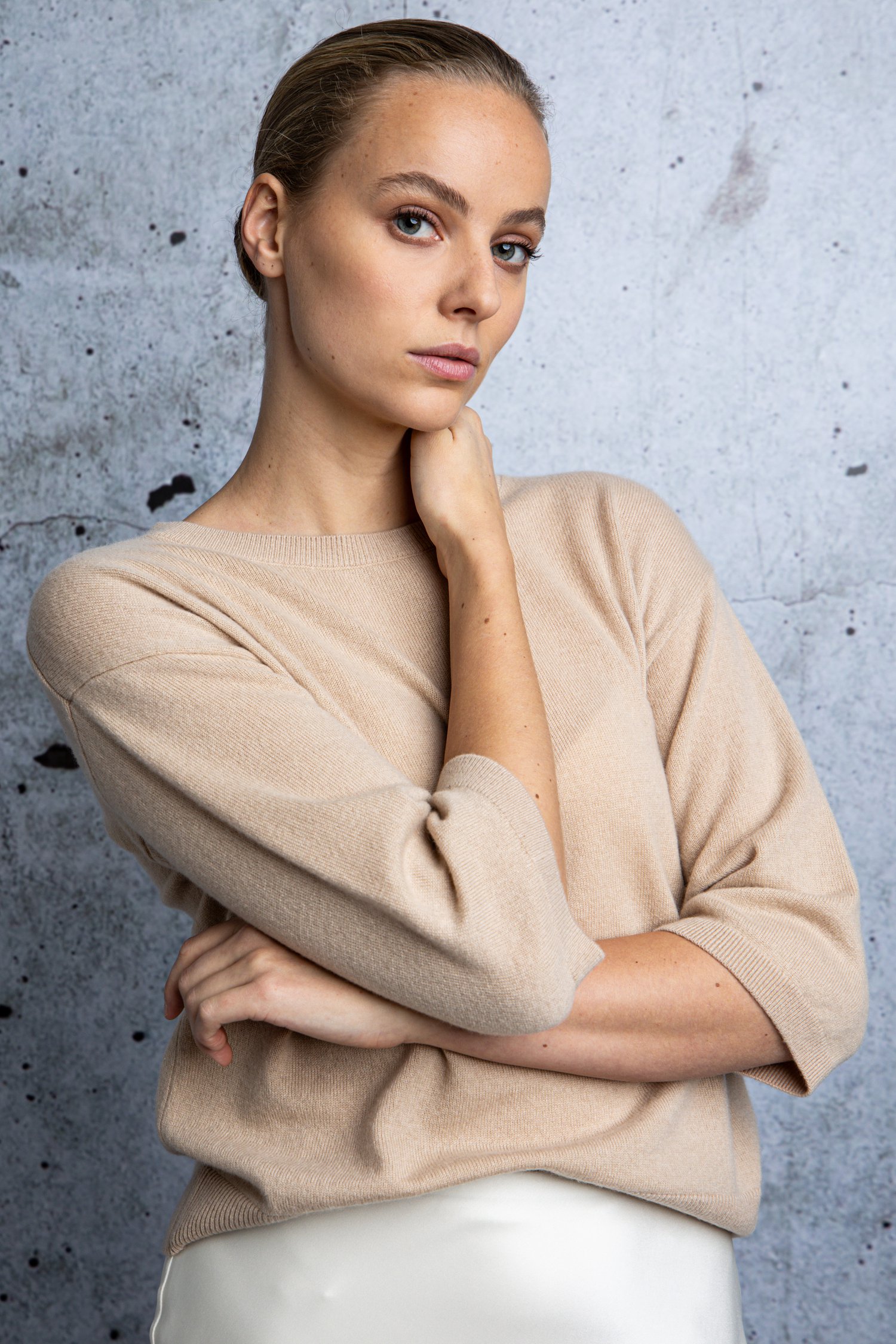 Pull en cachemire beige à manches courtes de DAUST pour Femmes
